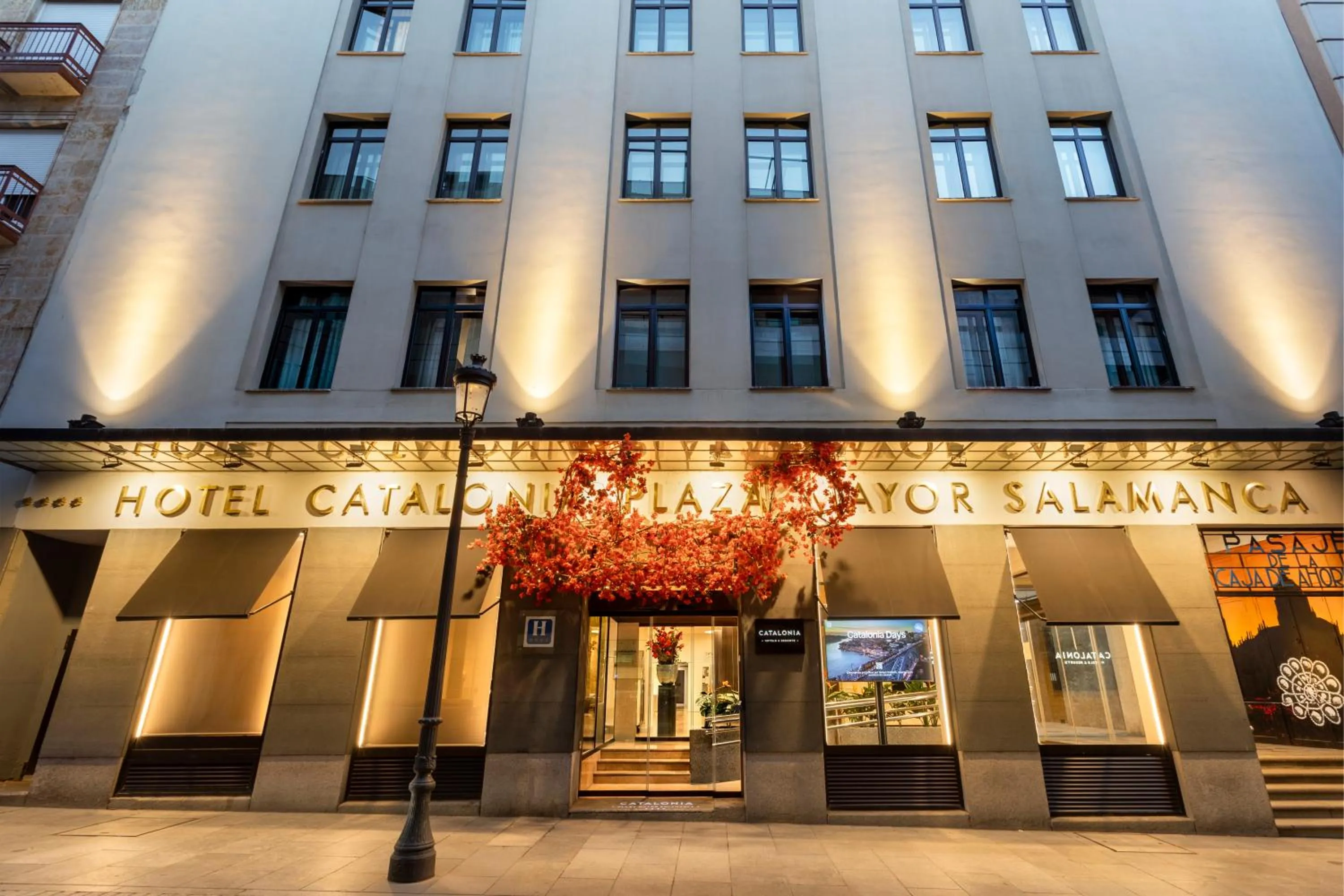 Property building in Catalonia Plaza Mayor Salamanca