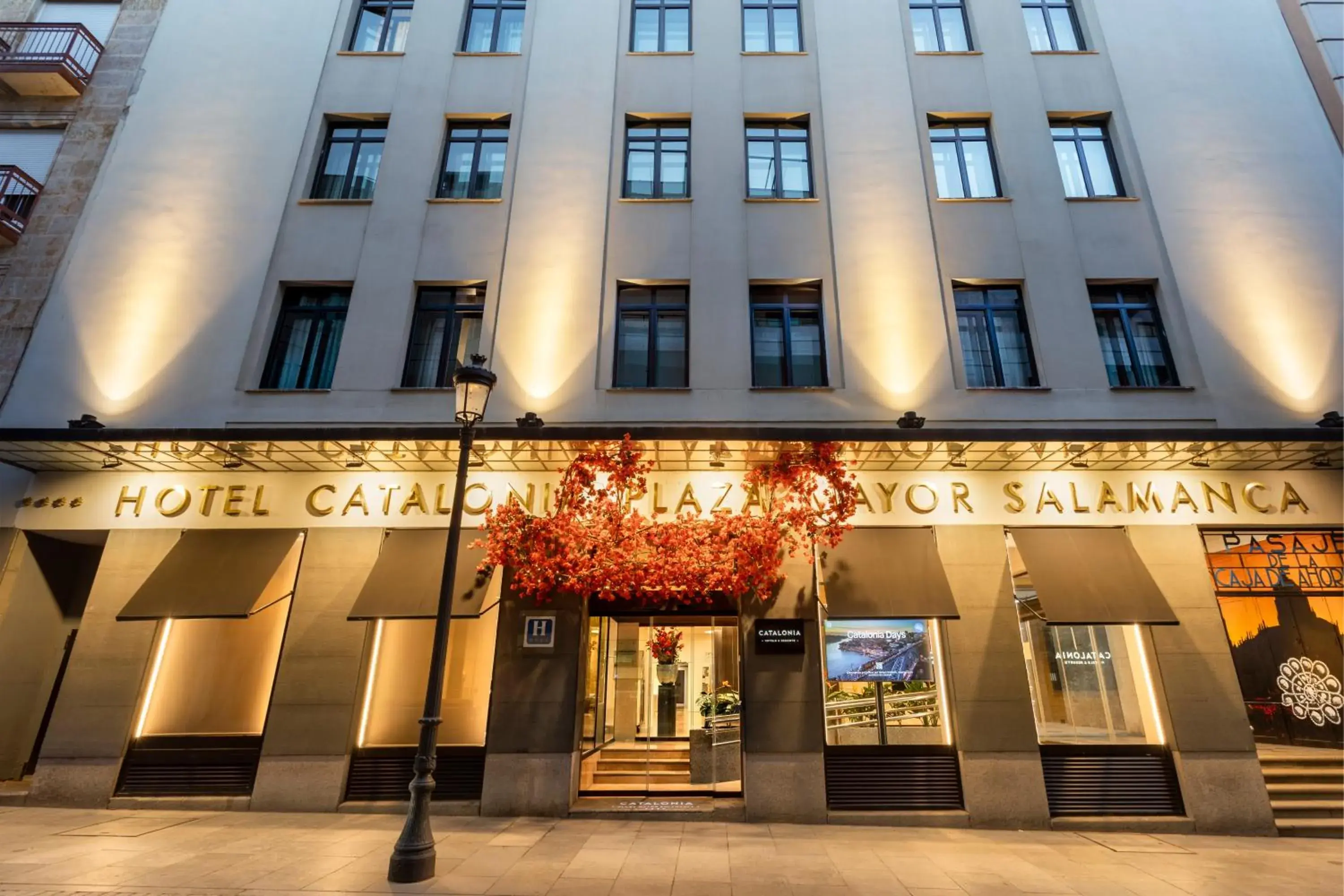 Property building in Catalonia Plaza Mayor Salamanca Property building in Catalonia Plaza Mayor Salamanca