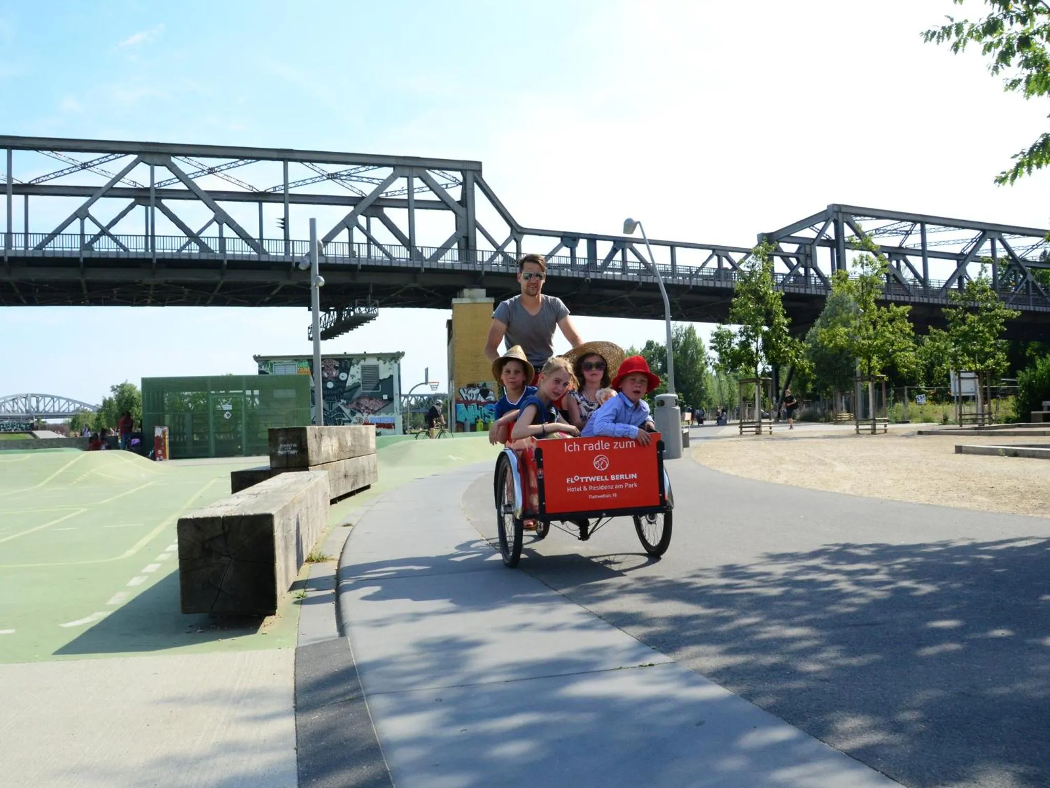 Cycling in Flottwell Berlin Hotel & Residenz am Park