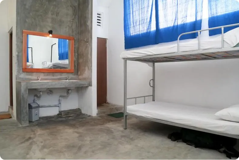 Bathroom, Bed in Colombo Beach Hostel