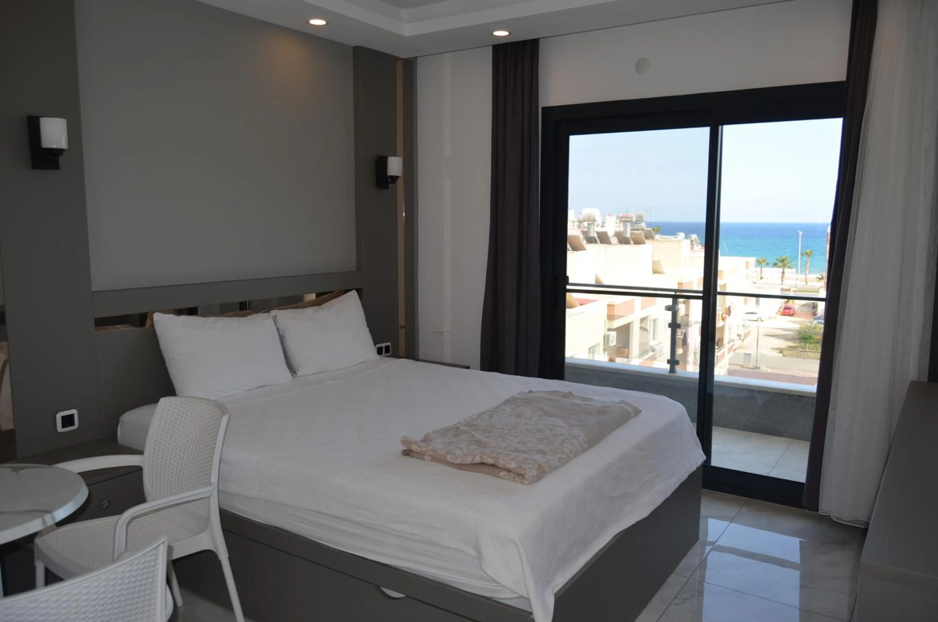 City view, Bed in Akdeniz Yaşam Otel