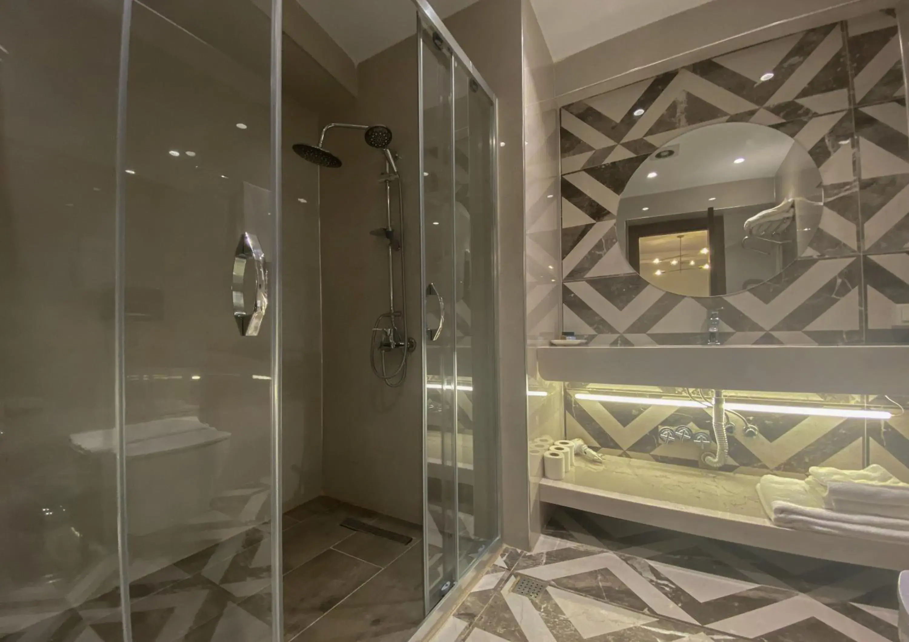 Grand Luxury Grand Luxury