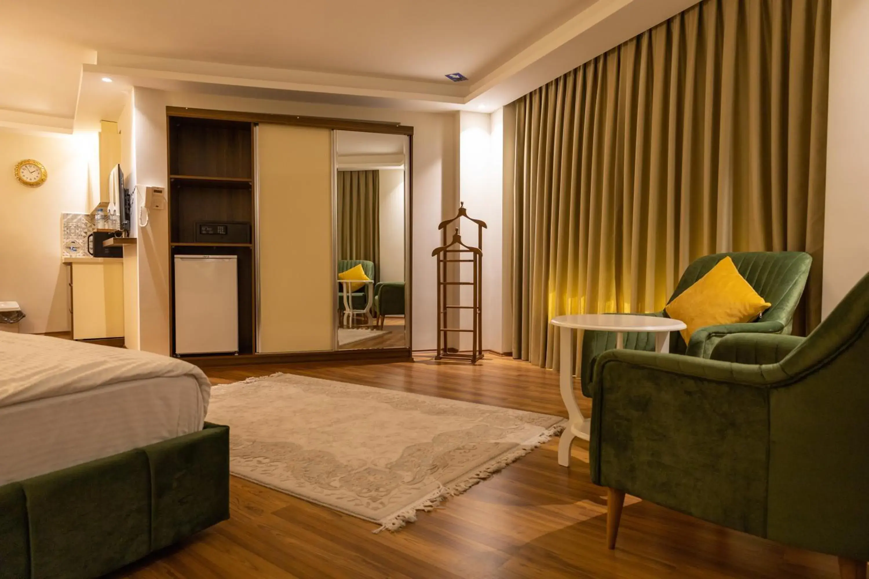 Bed in Grand Luxury Bed in Grand Luxury