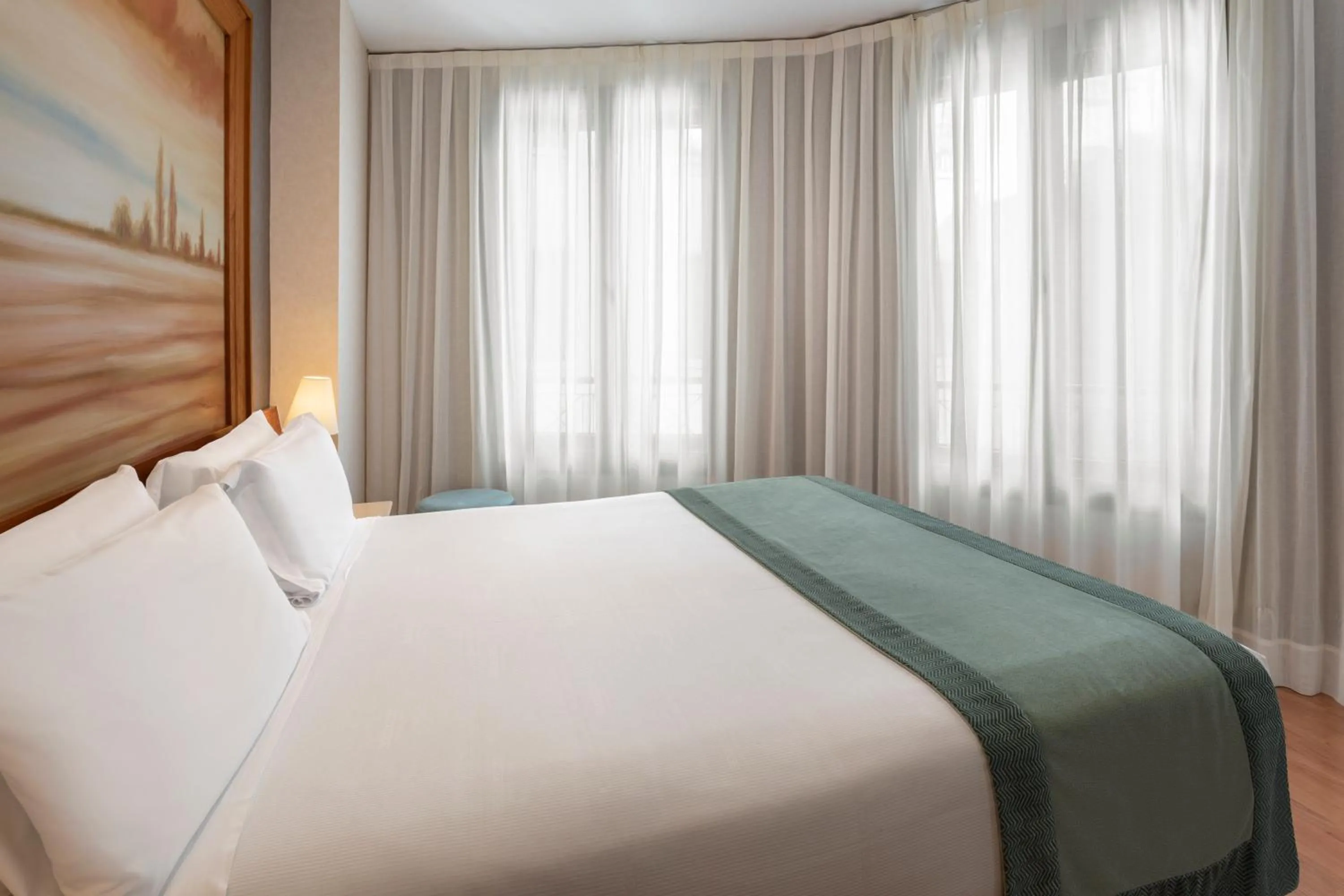 Bedroom, Bed in Catalonia Excelsior