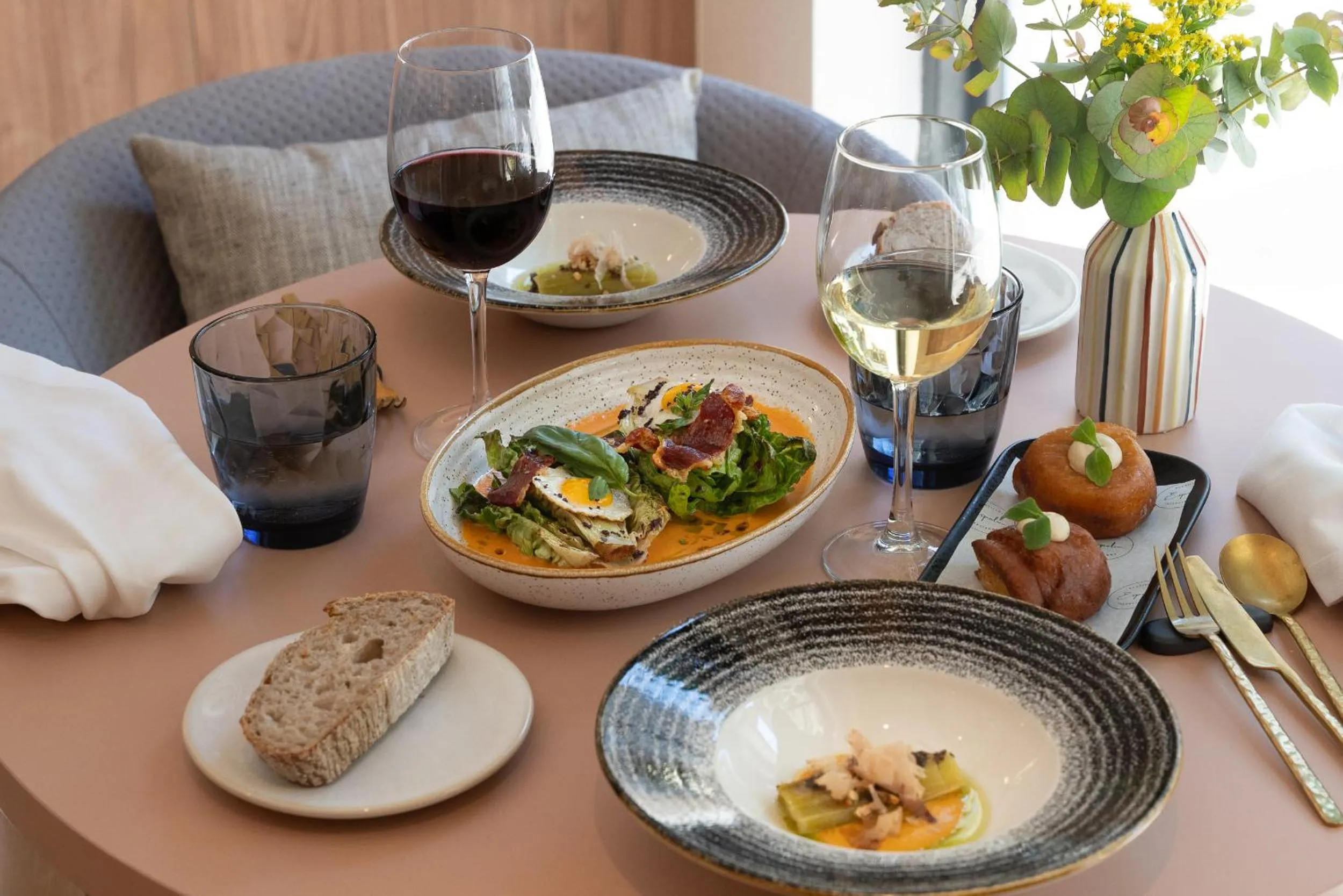 Restaurant/places to eat in Catalonia Excelsior