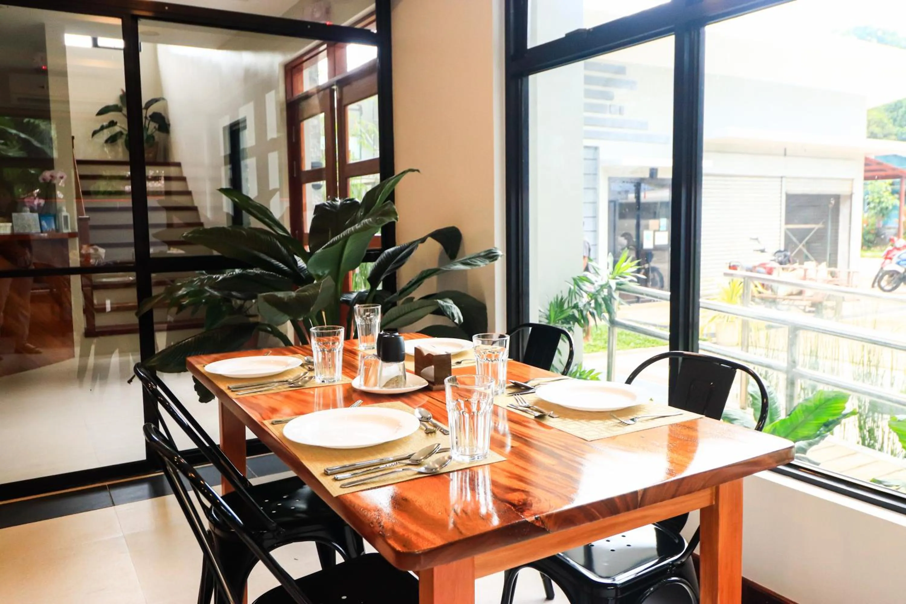 Restaurant/places to eat in Josefina's Tourist Inn