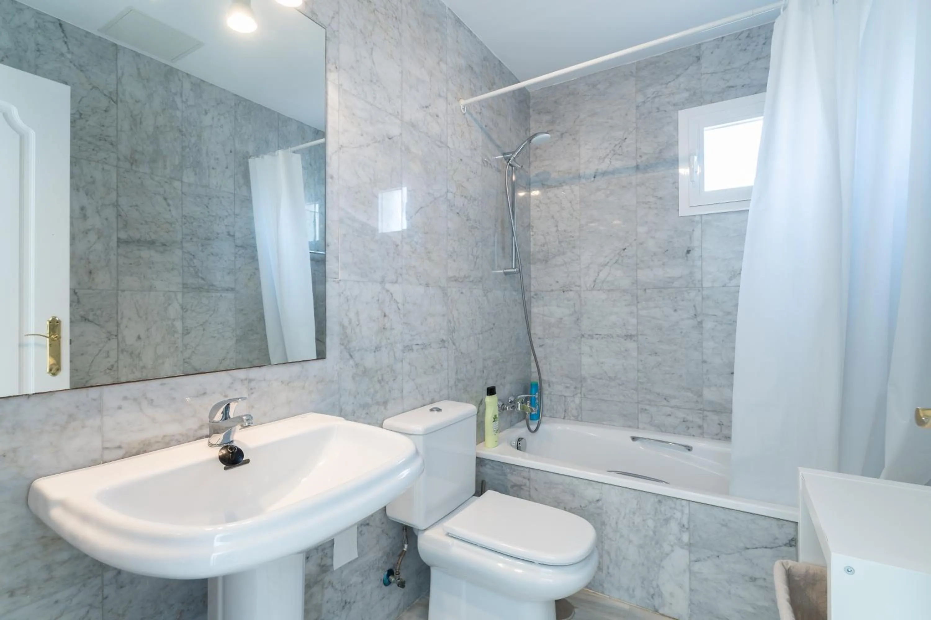 Bathroom in 228 Arruzafa Playa La cala de Mijas