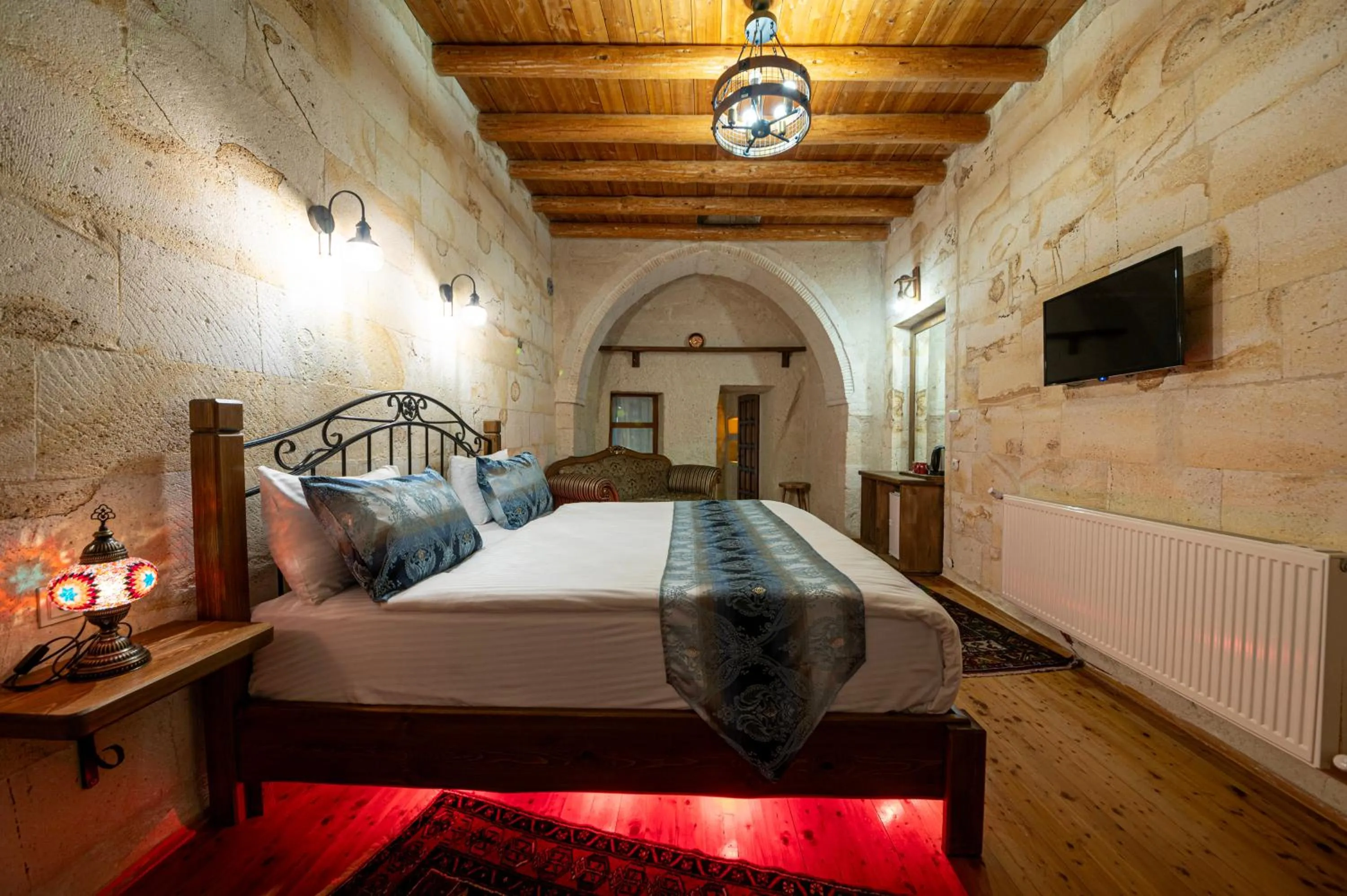 Bed in FARMER CAVE HOUSE