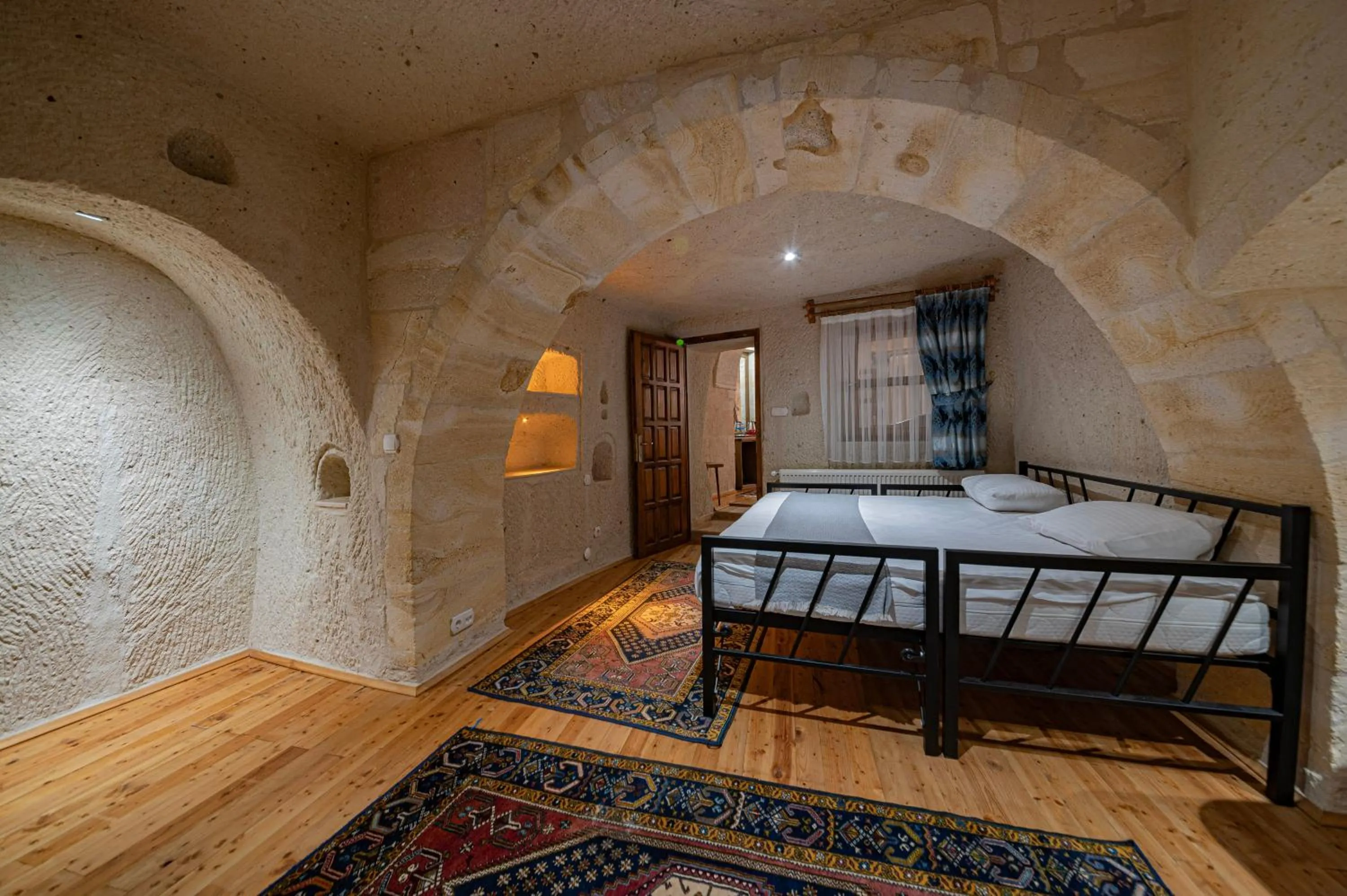 Bed in FARMER CAVE HOUSE