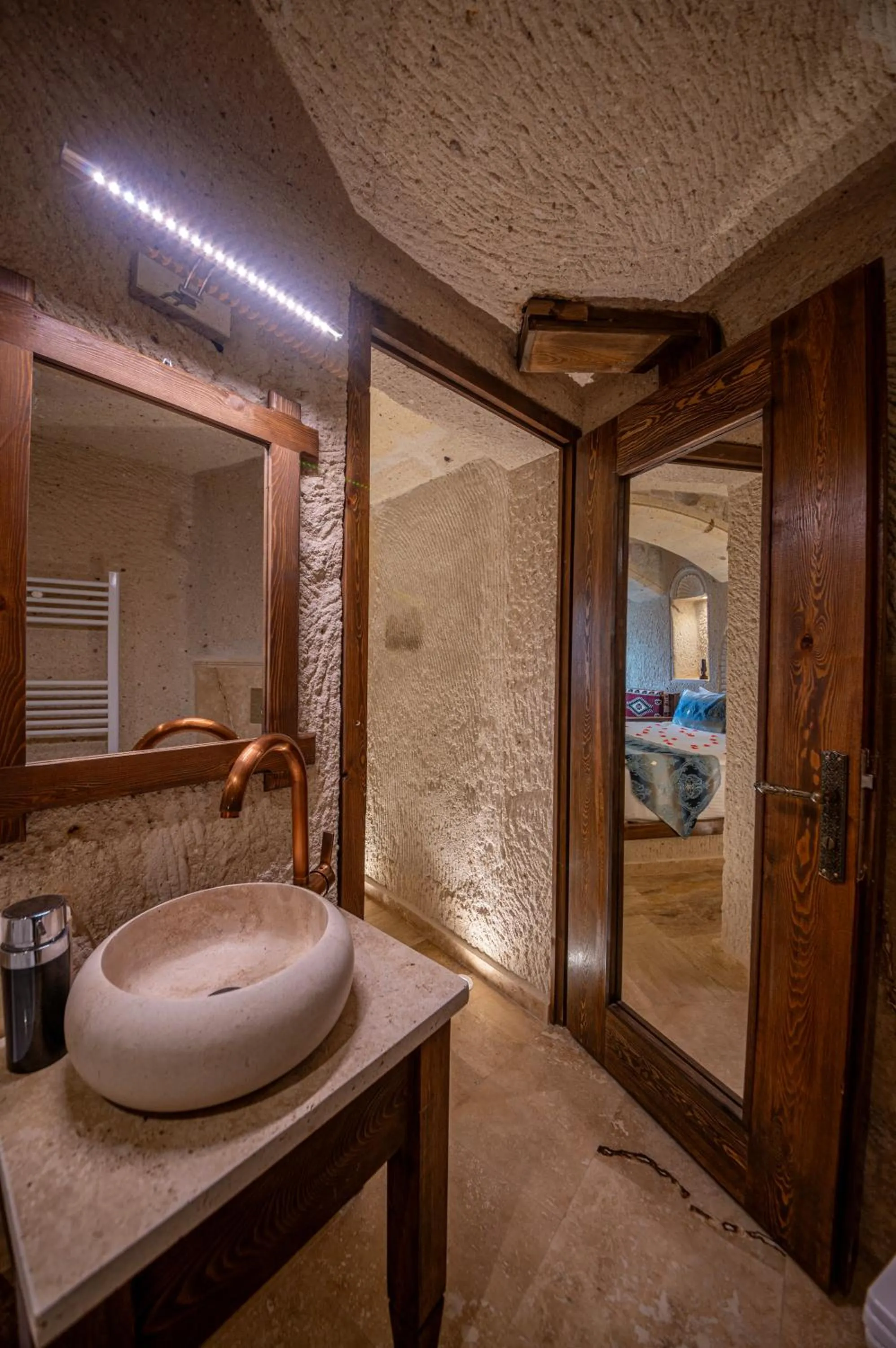 Bathroom in FARMER CAVE HOUSE