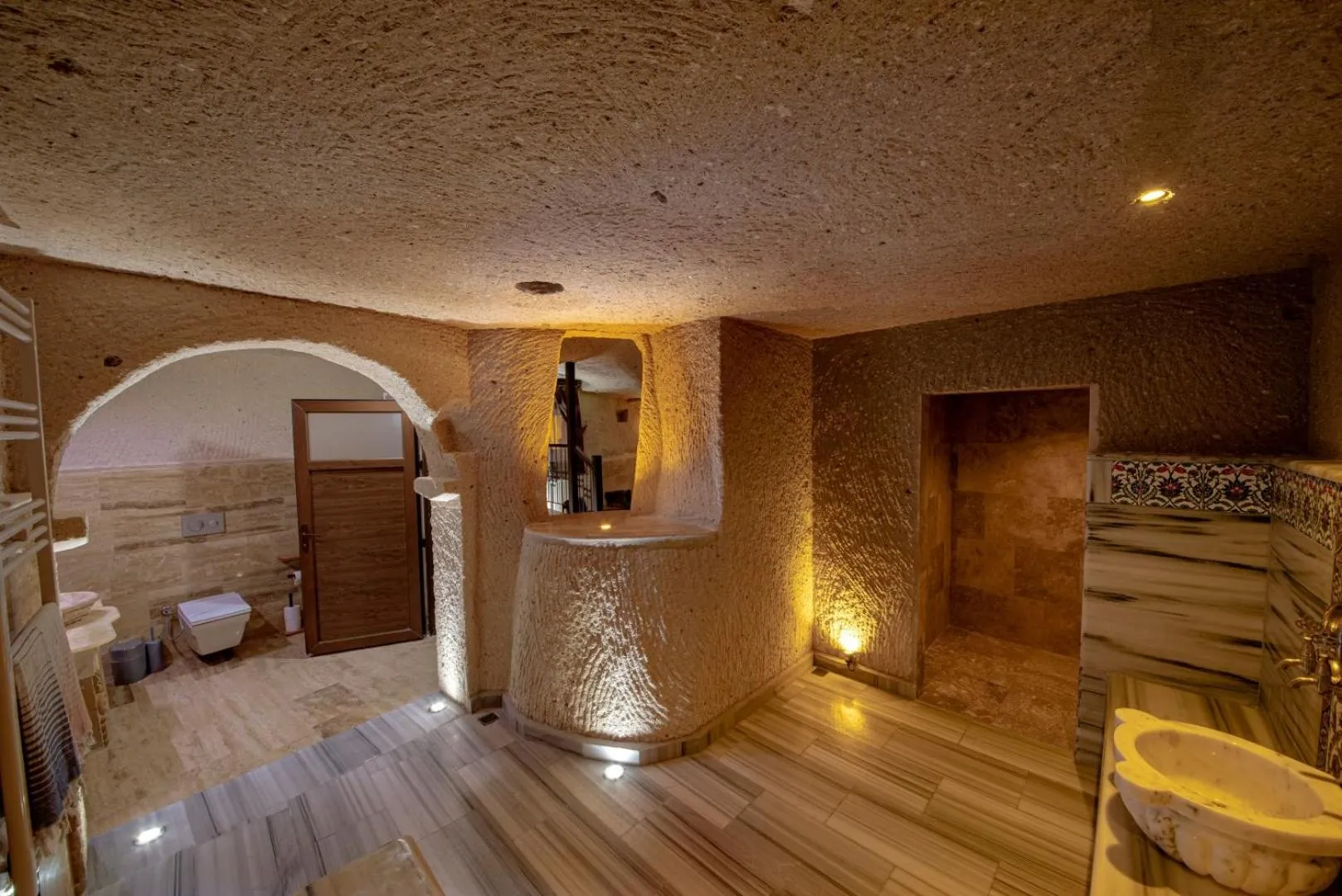 Shower in FARMER CAVE HOUSE