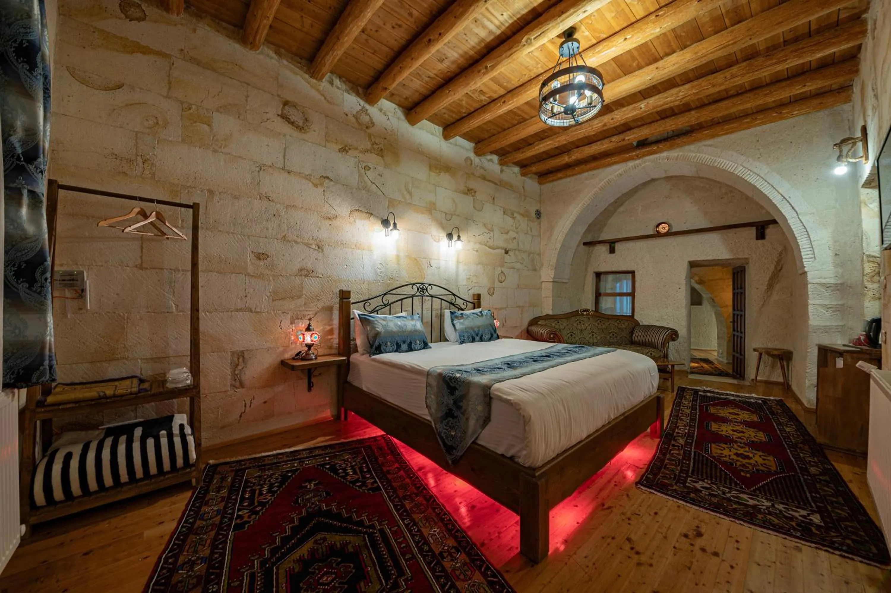 Bed in FARMER CAVE HOUSE