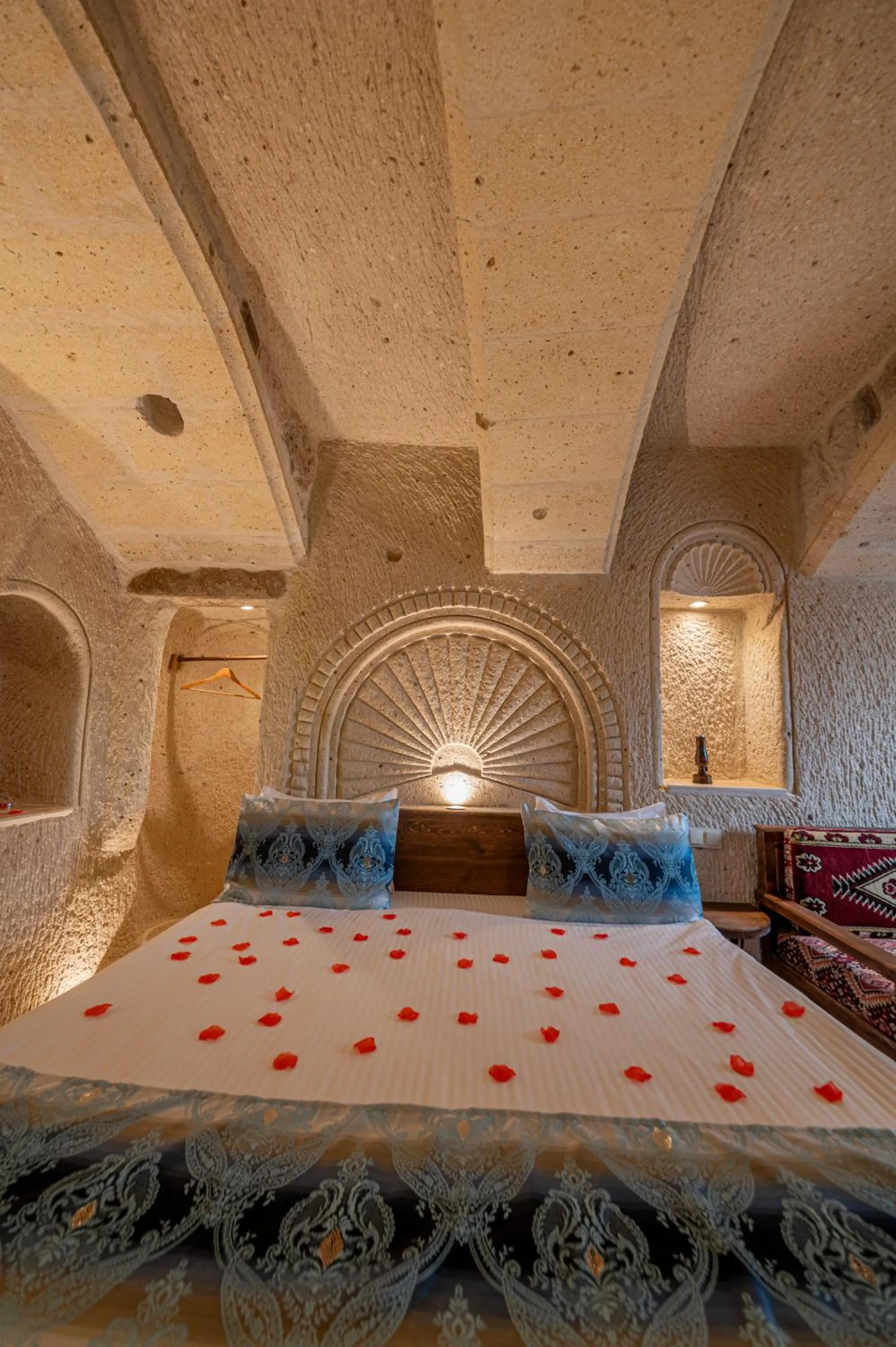 Bed in FARMER CAVE HOUSE