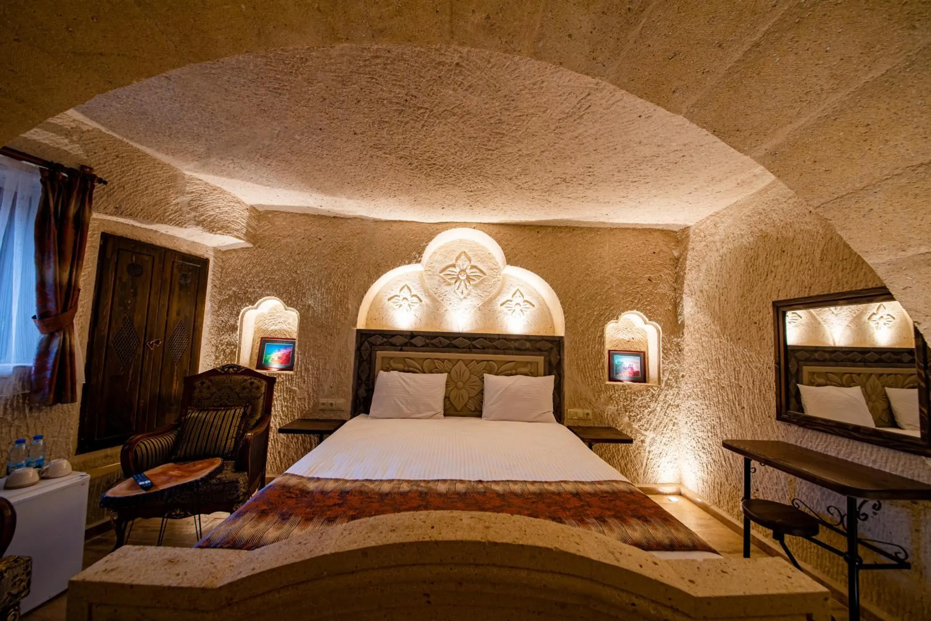Queen Room with Garden View in FARMER CAVE HOUSE Queen Room with Garden View in FARMER CAVE HOUSE