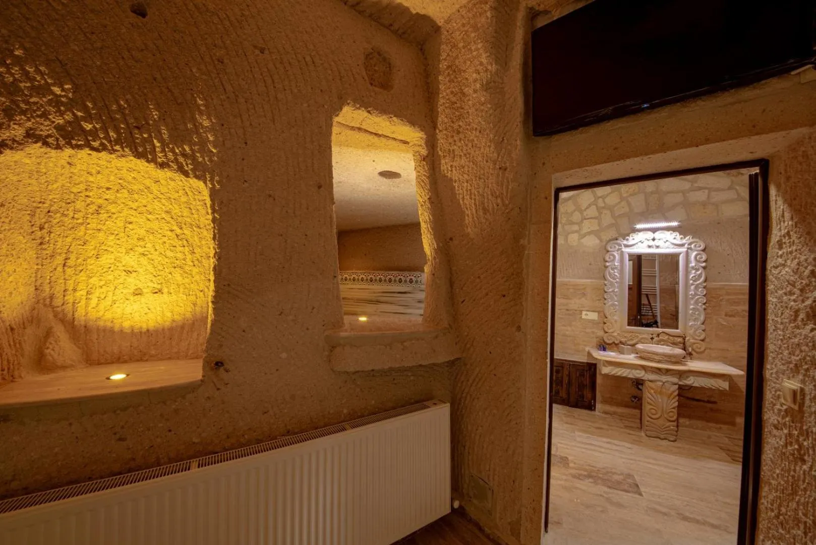 Bathroom in FARMER CAVE HOUSE