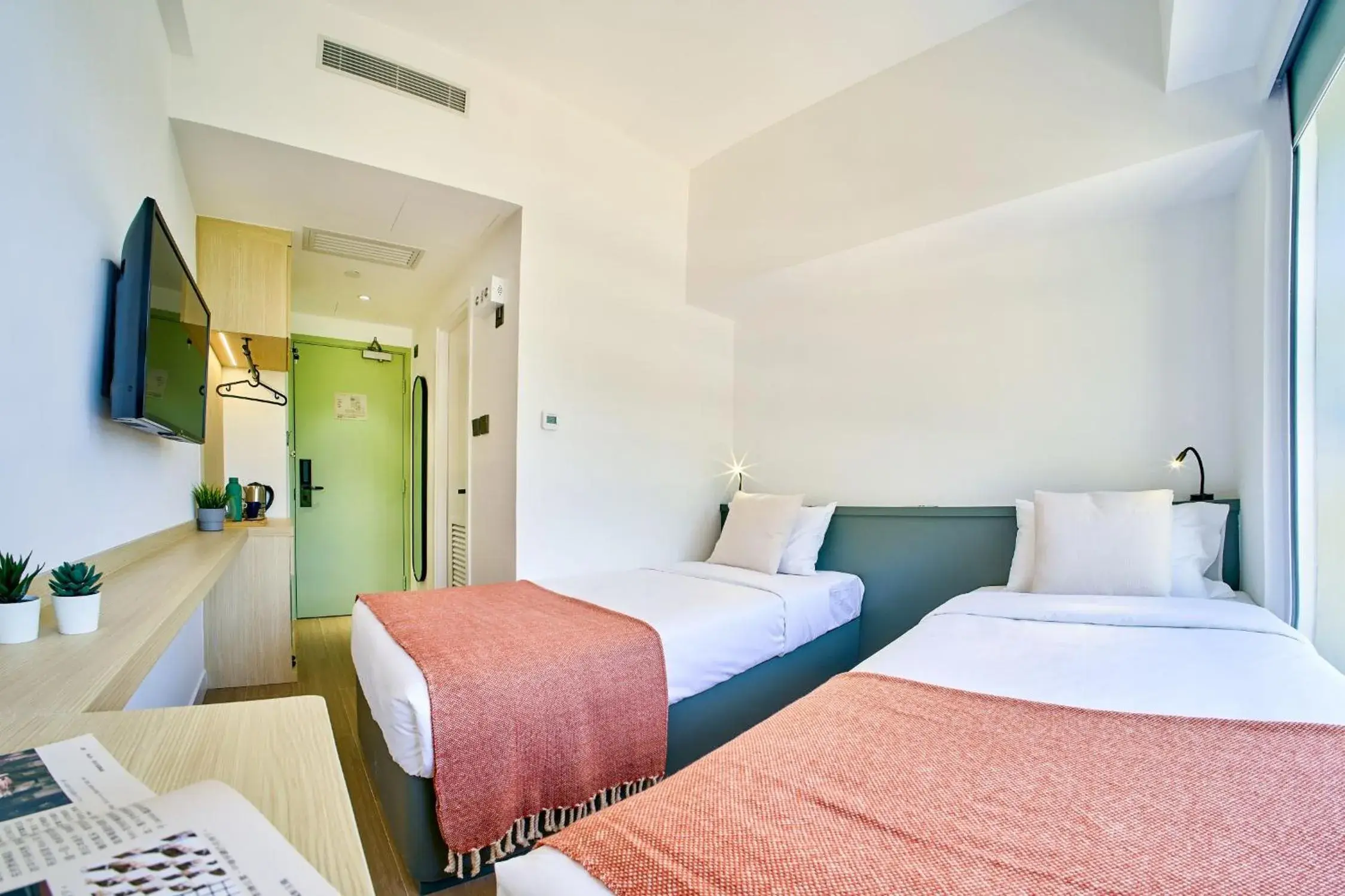 Bed in South Nest Bed in South Nest