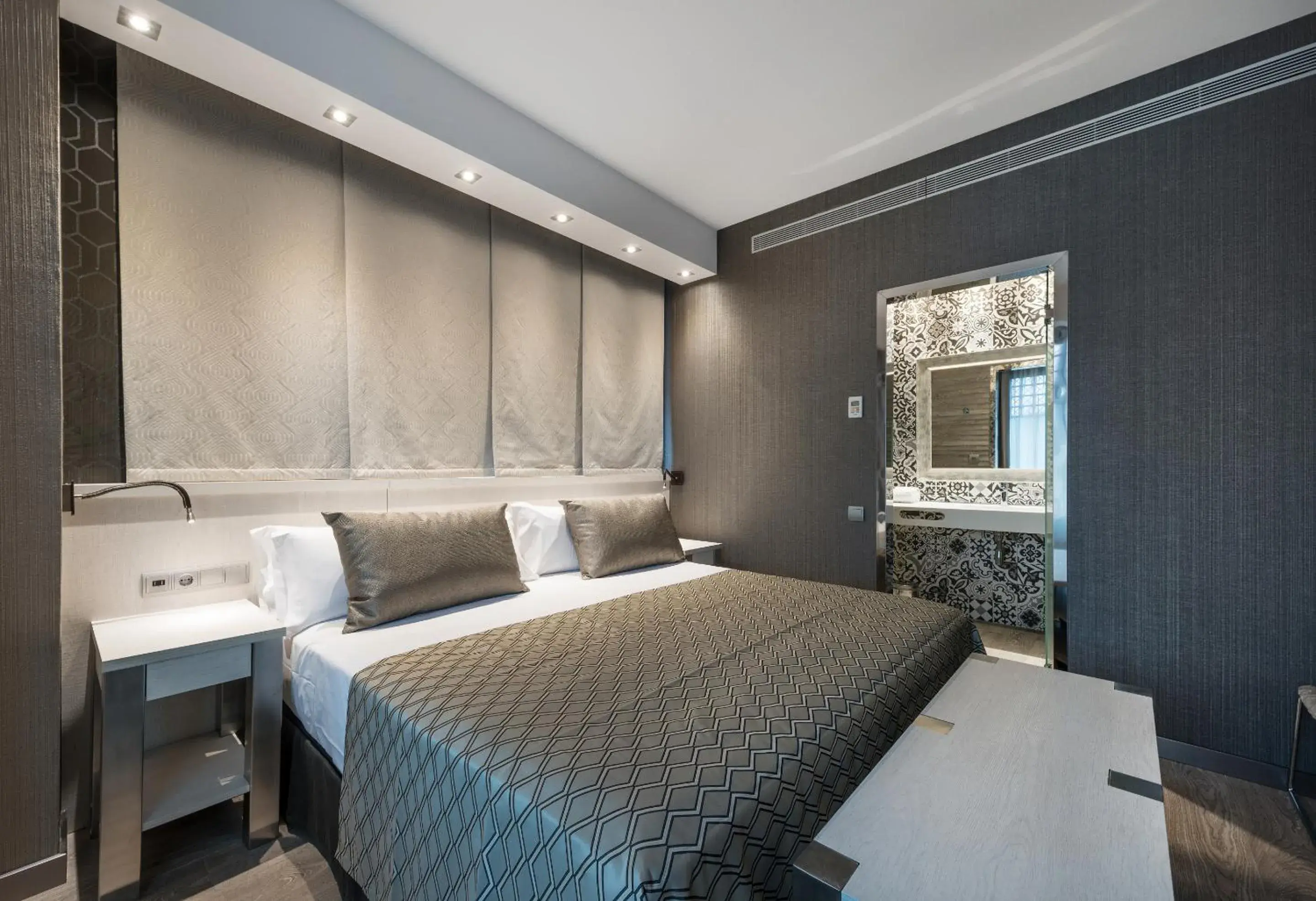 Bed in Catalonia Barcelona Plaza Bed in Catalonia Barcelona Plaza