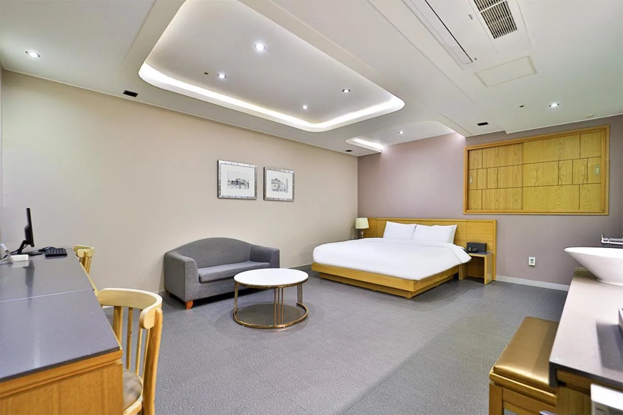 Bedroom, Bed in Seomyeon IB Hotel