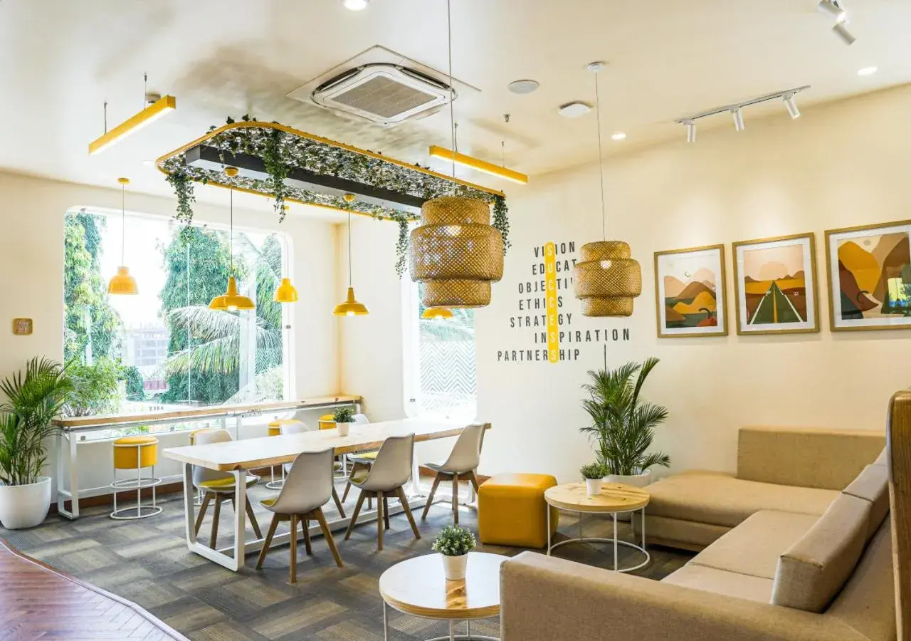 Living room in Bloom Hotel - Bengaluru Airport Living room in Bloom Hotel - Bengaluru Airport