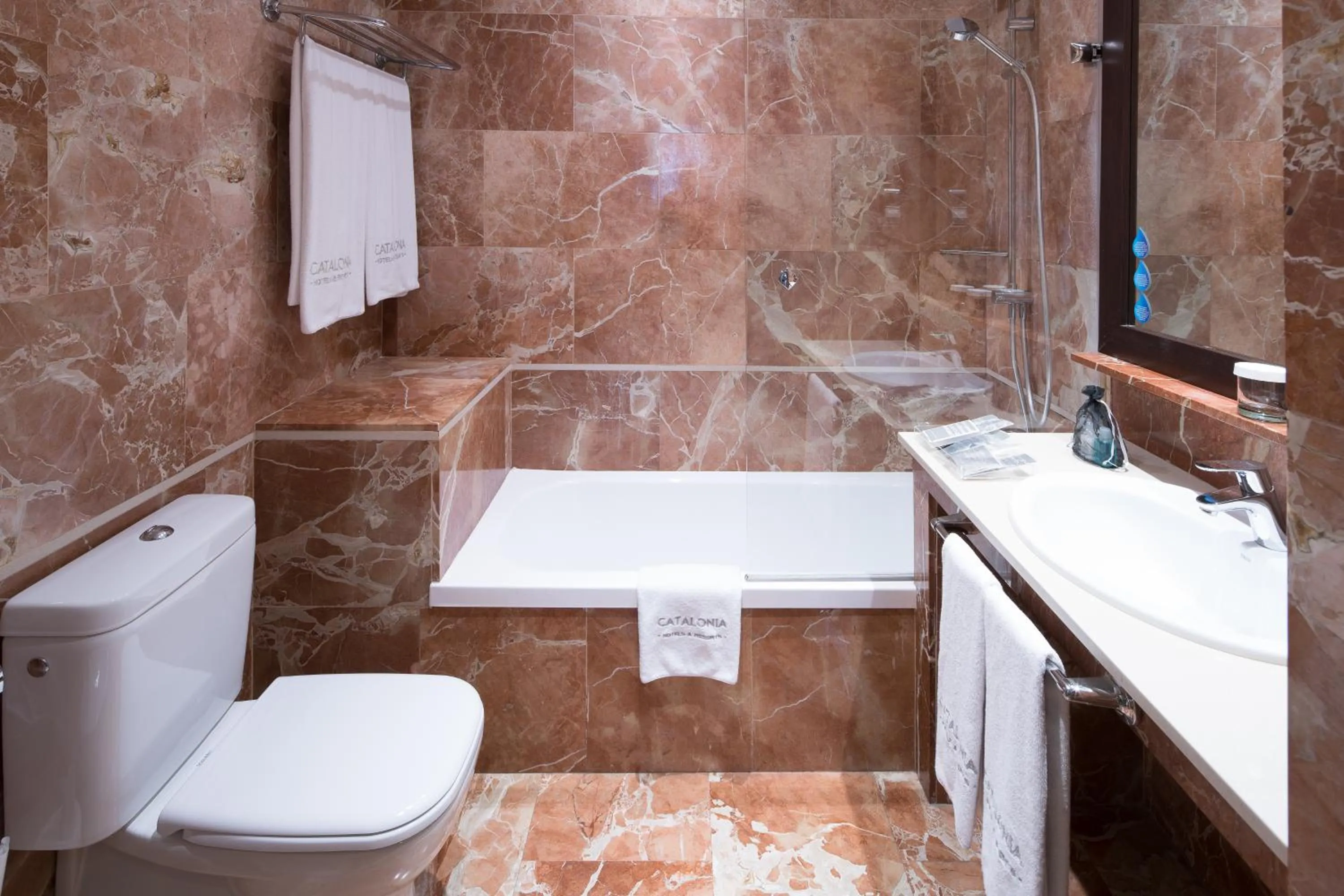 Bathroom in Catalonia Portal de l'Angel