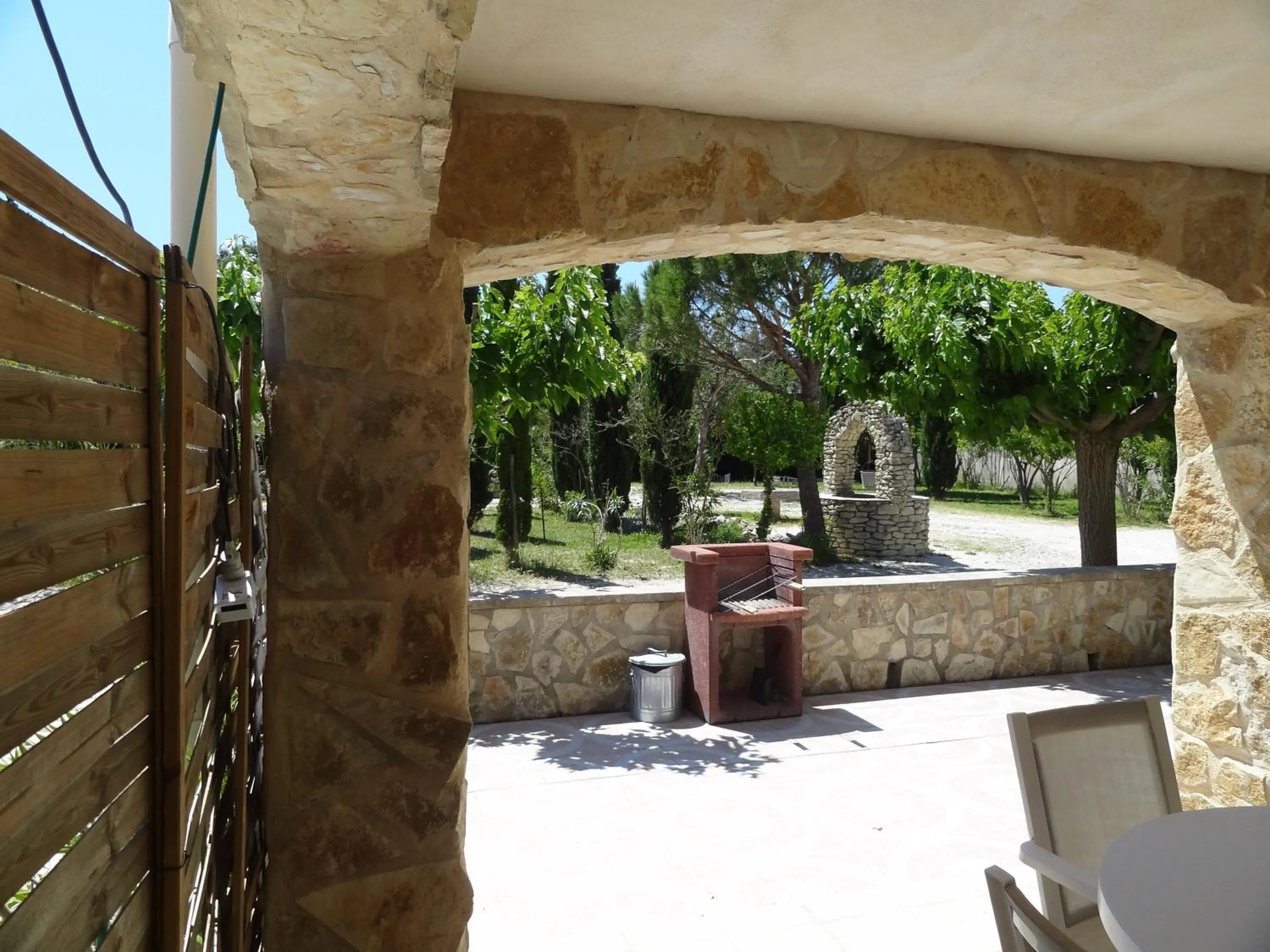 BBQ facilities in Locations des Alpilles