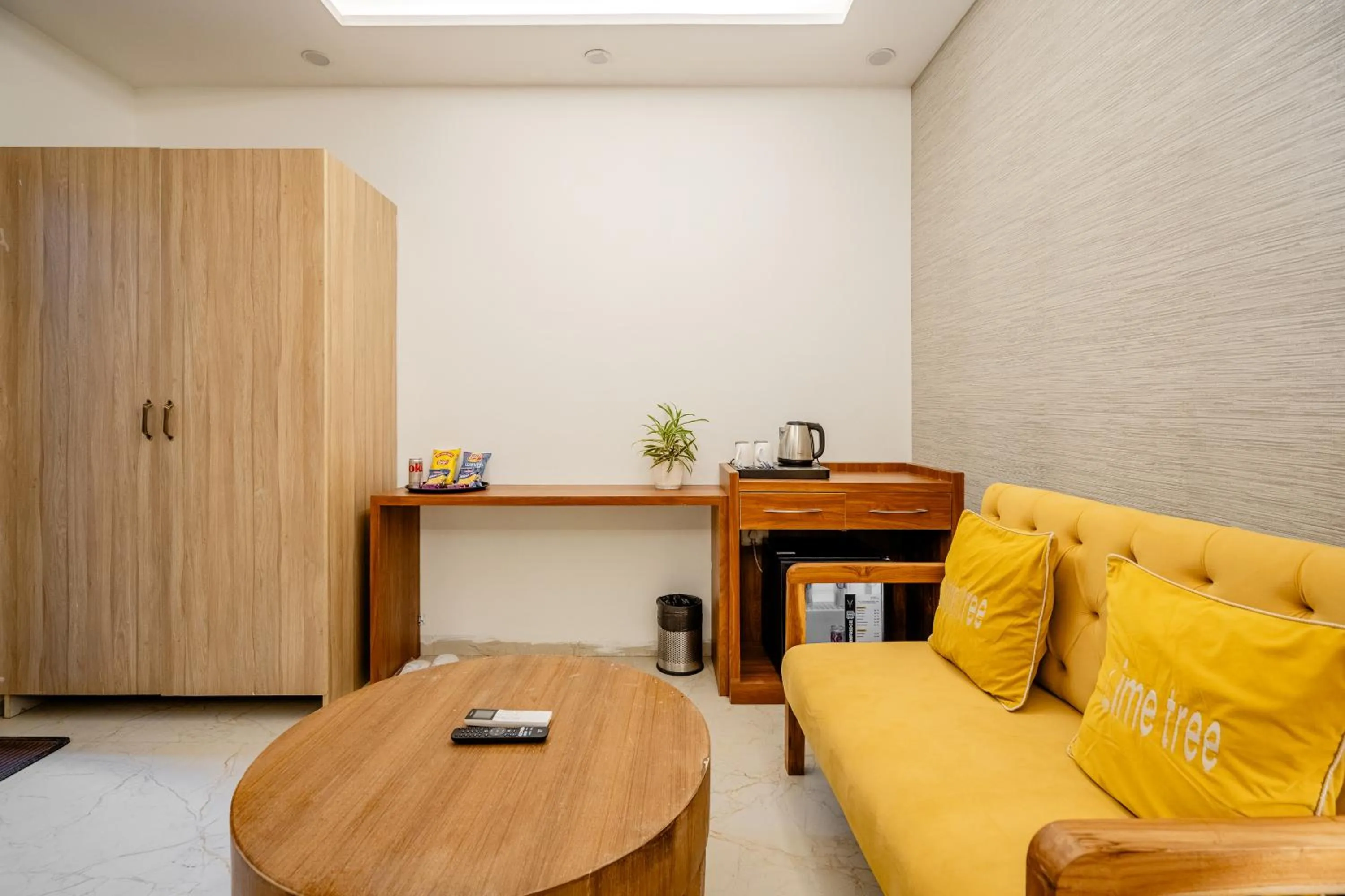 Living room in Lime Tree Hotels and Banquet Greater Noida