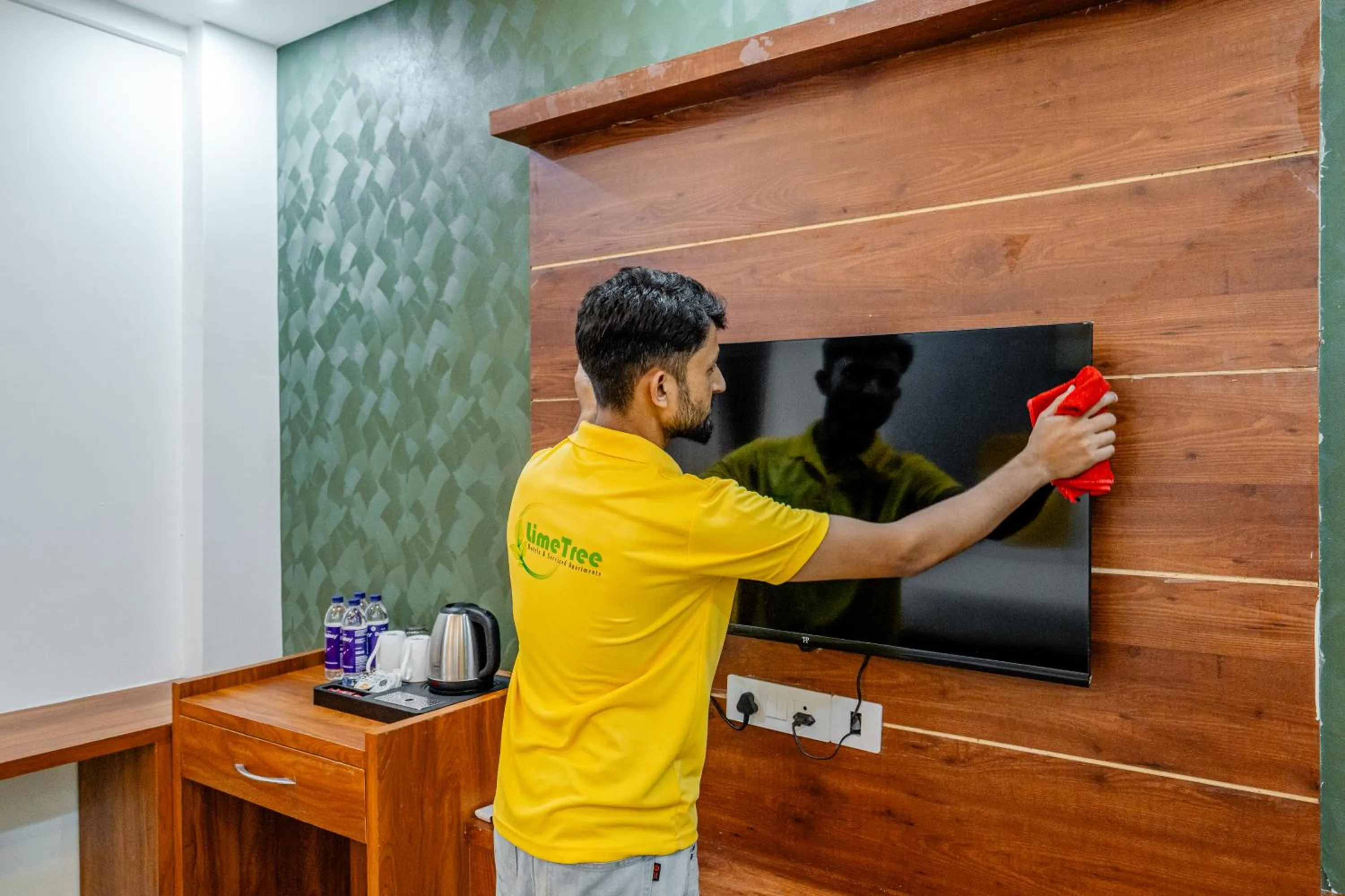 TV and multimedia in Lime Tree Hotels and Banquet Greater Noida