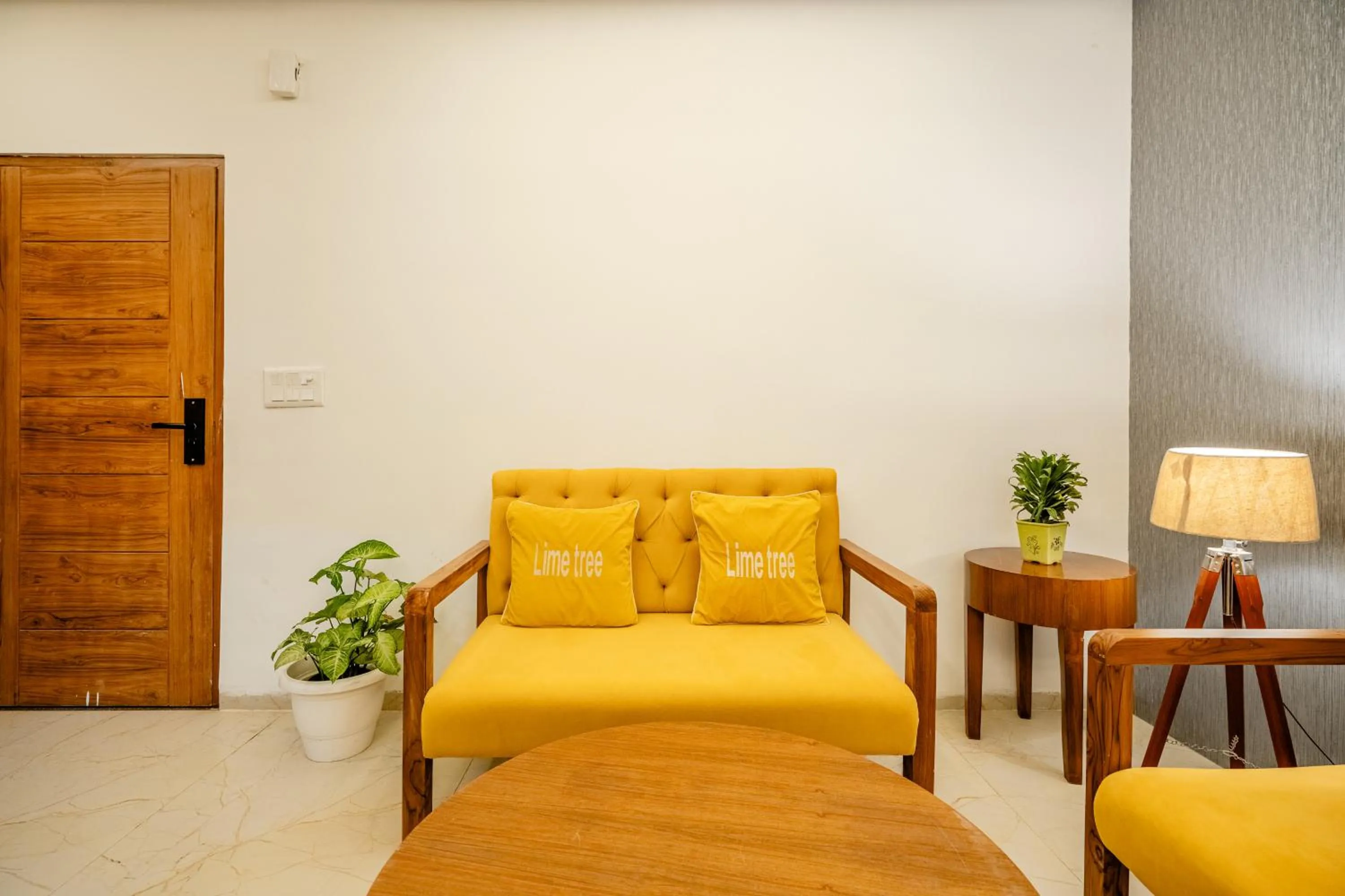 Living room in Lime Tree Hotels and Banquet Greater Noida