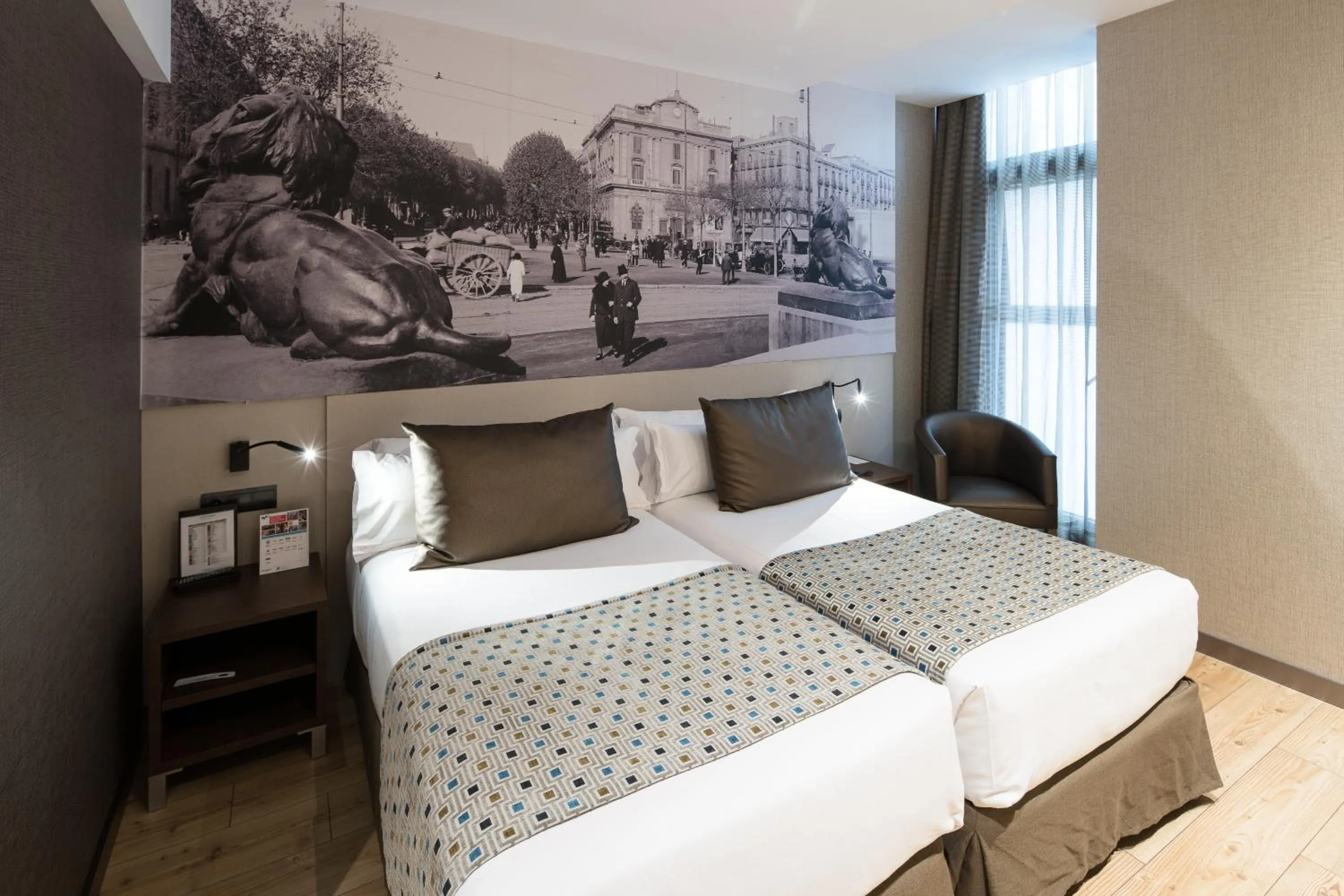 Photo of the whole room, Bed in Catalonia Born