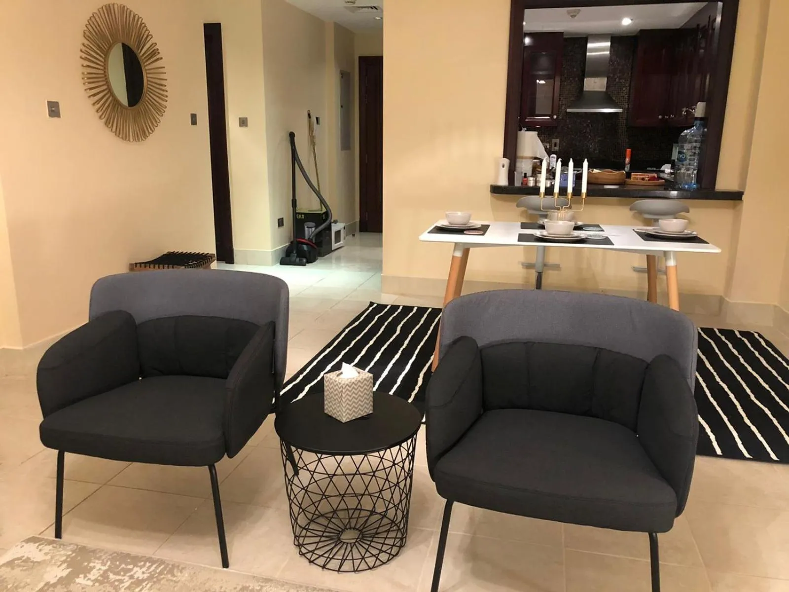 Luxury 3 Bedroom Apartment - DUBAI MALL 5 min Walk