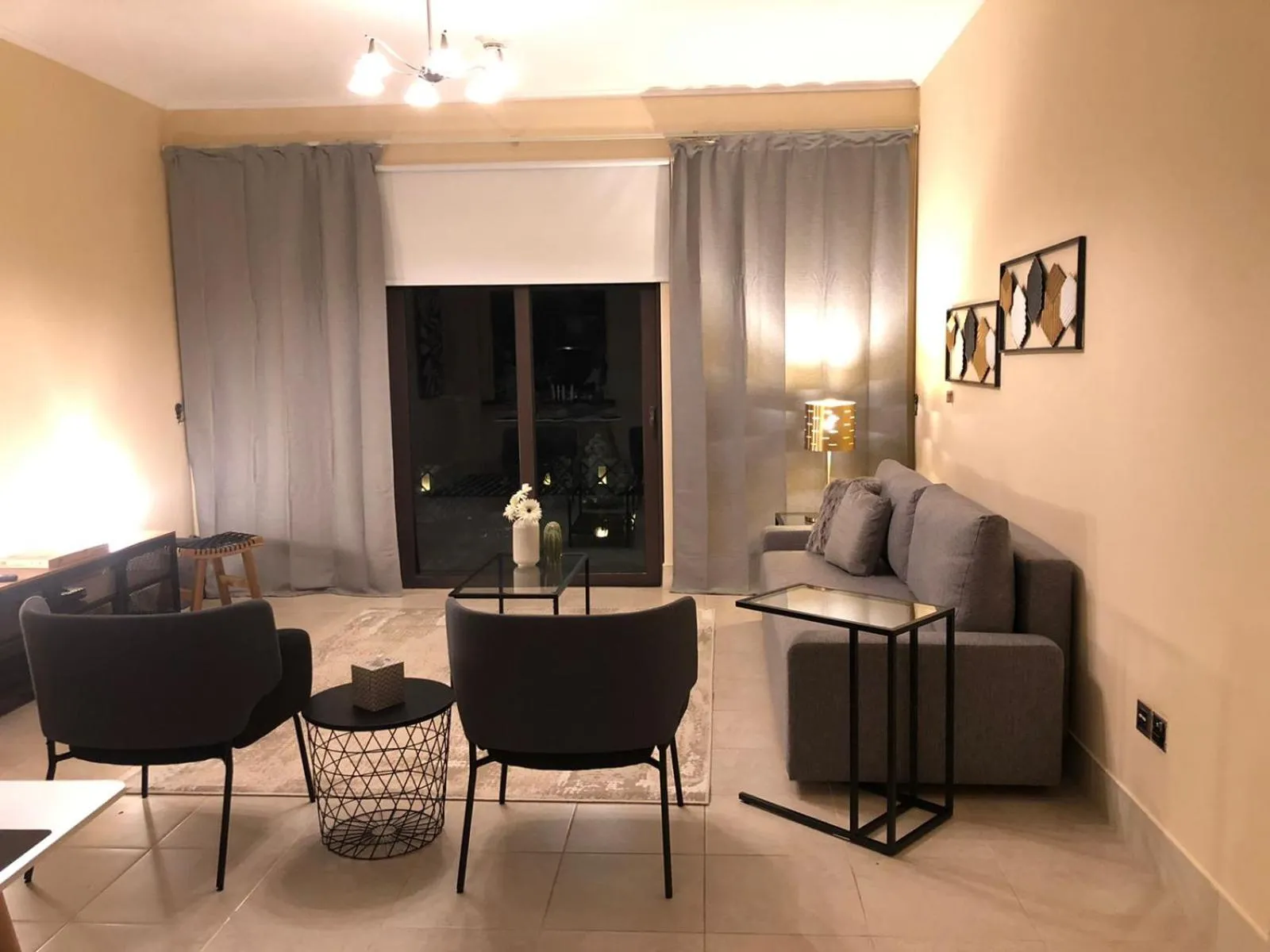 Luxury 3 Bedroom Apartment - DUBAI MALL 5 min Walk
