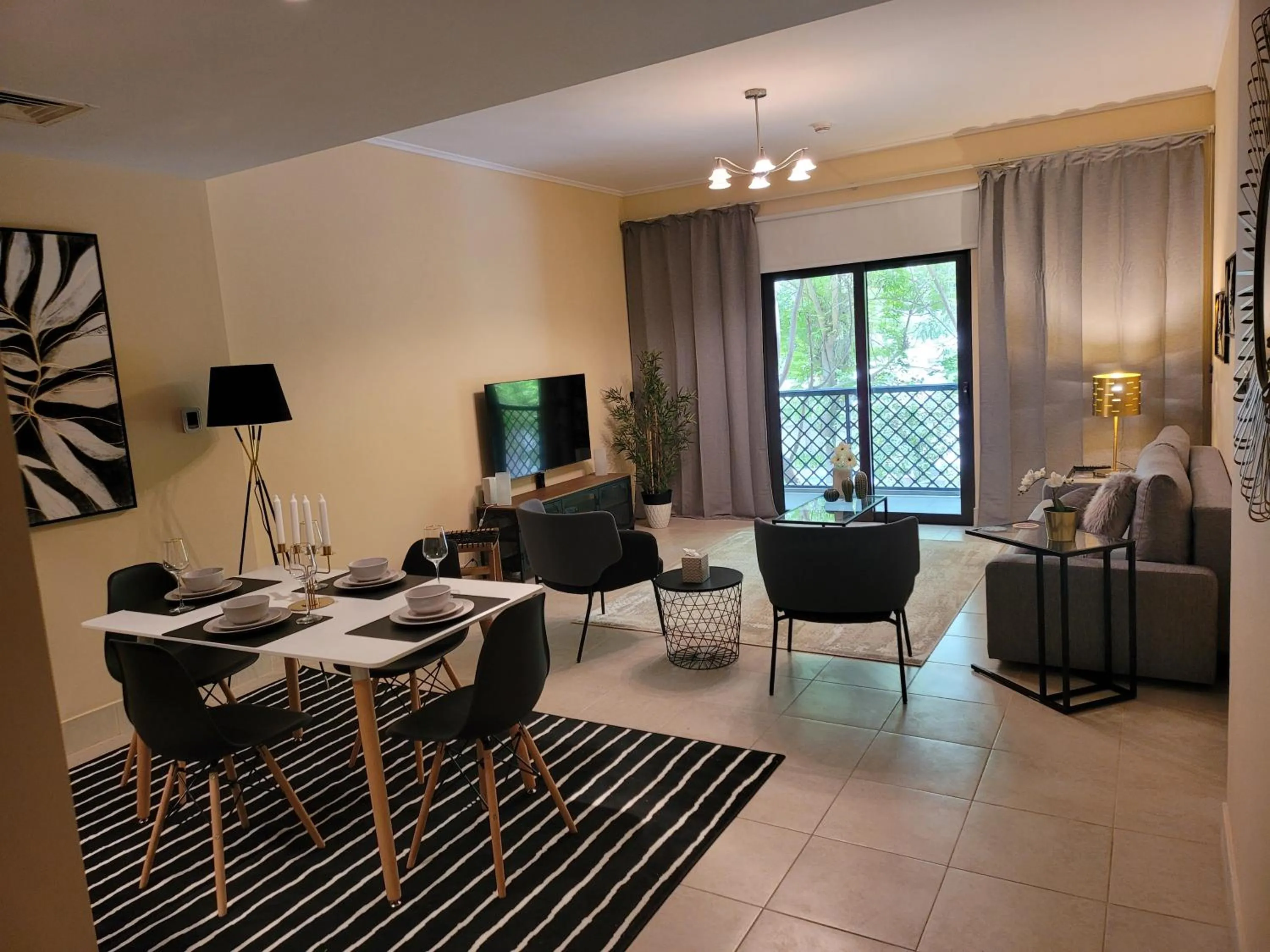 Luxury 3 Bedroom Apartment - DUBAI MALL 5 min Walk
