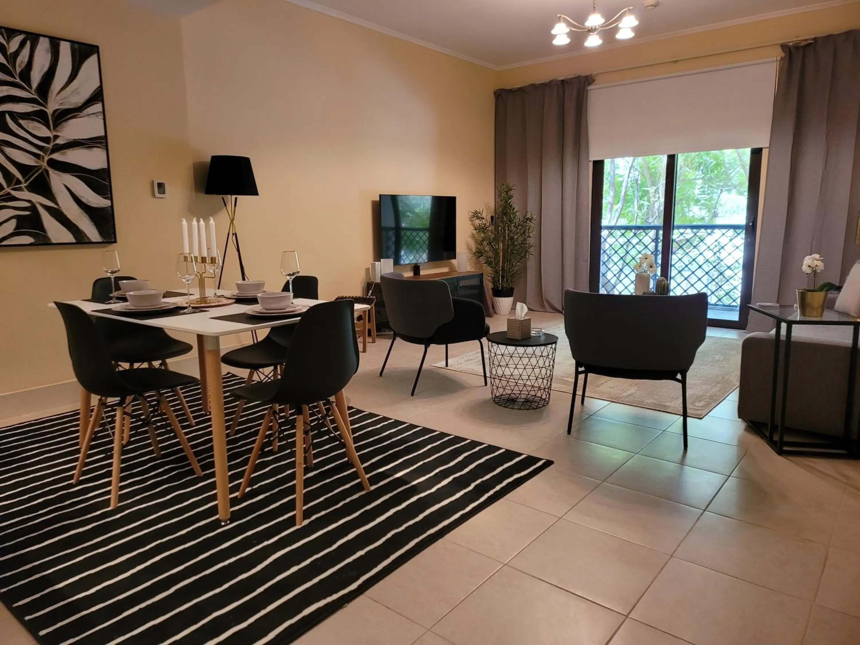 Luxury 3 Bedroom Apartment - DUBAI MALL 5 min Walk