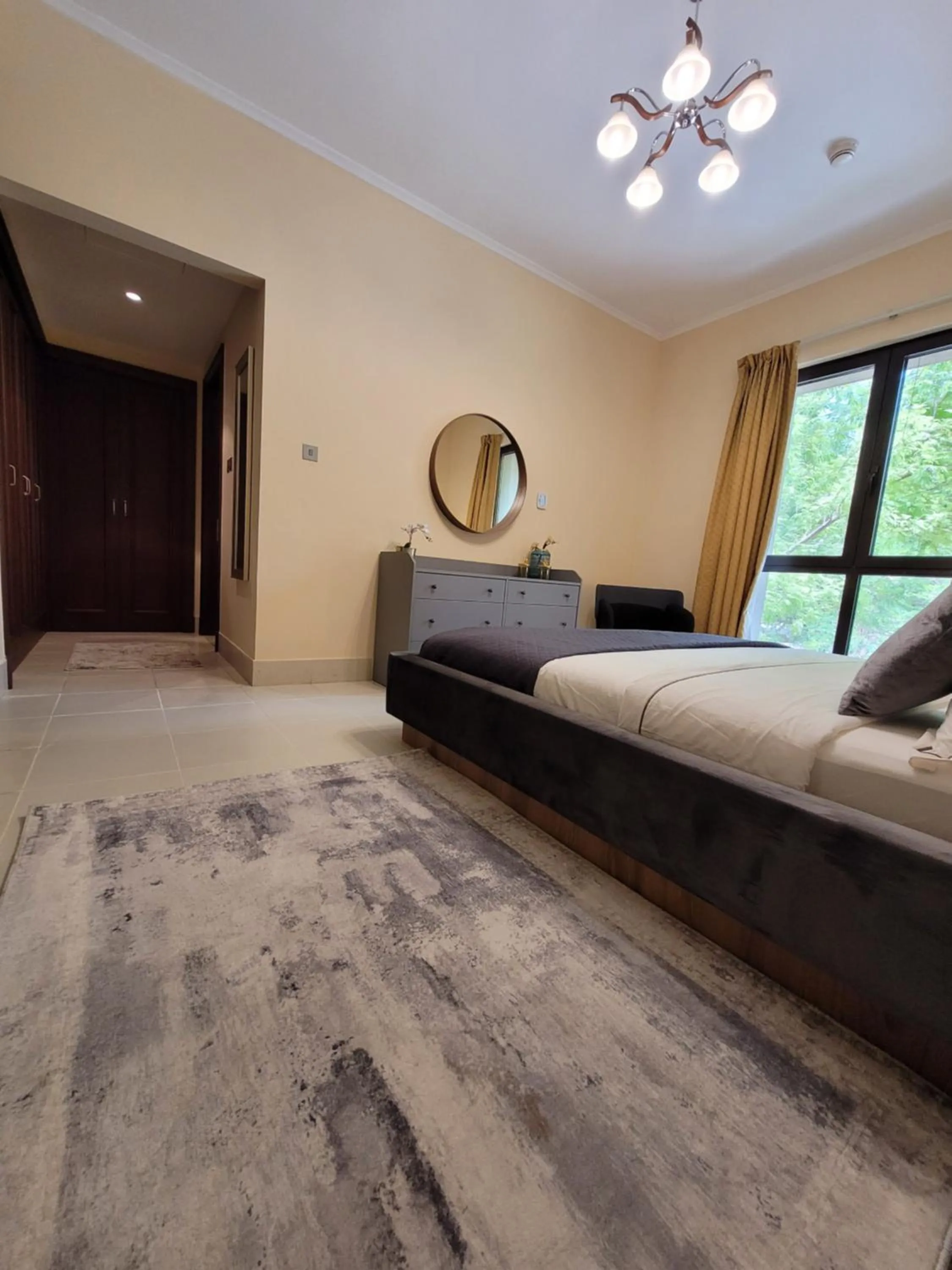 Bed in Luxury 3 Bedroom Apartment - DUBAI MALL 5 min Walk