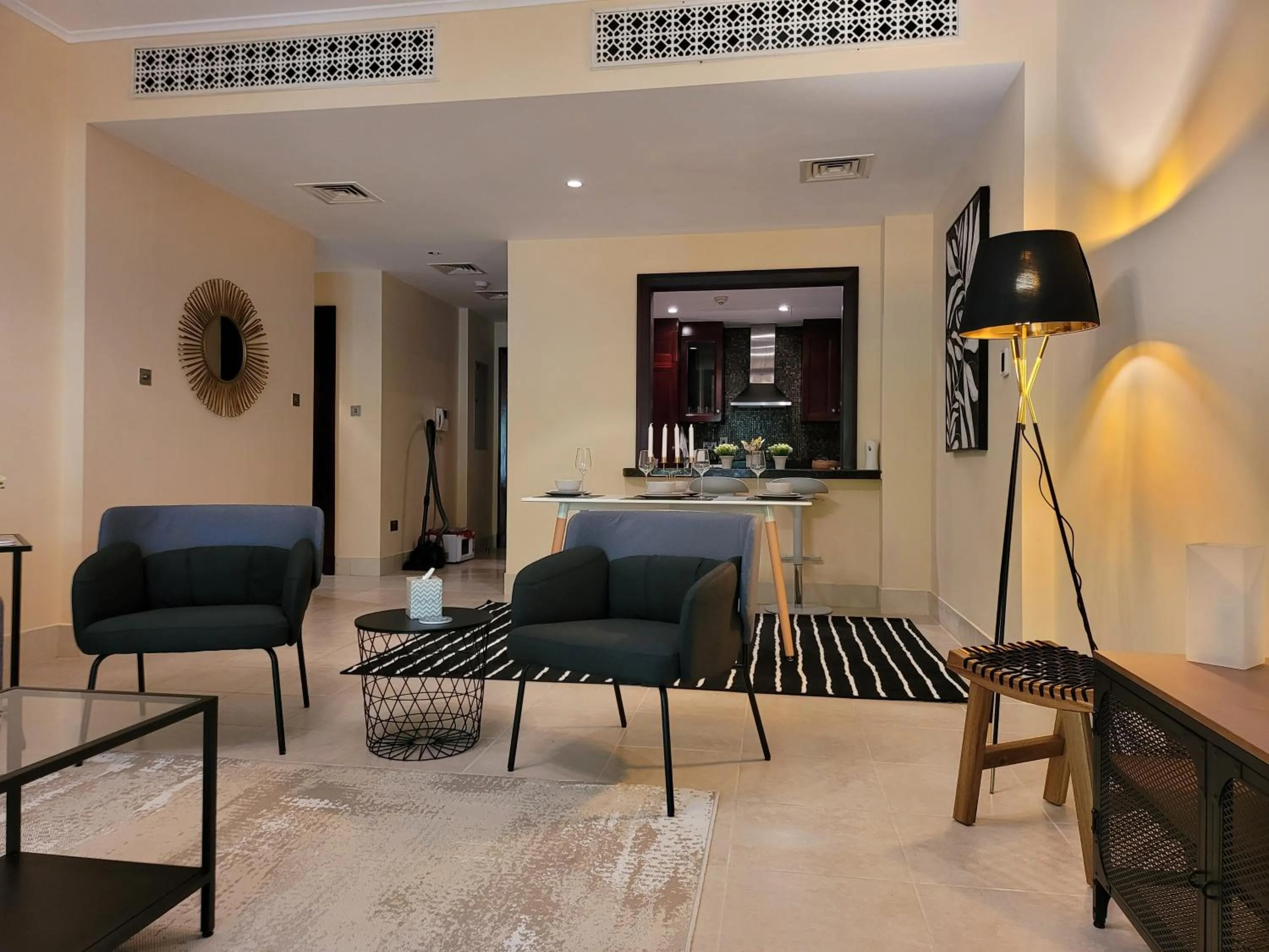 Luxury 3 Bedroom Apartment - DUBAI MALL 5 min Walk