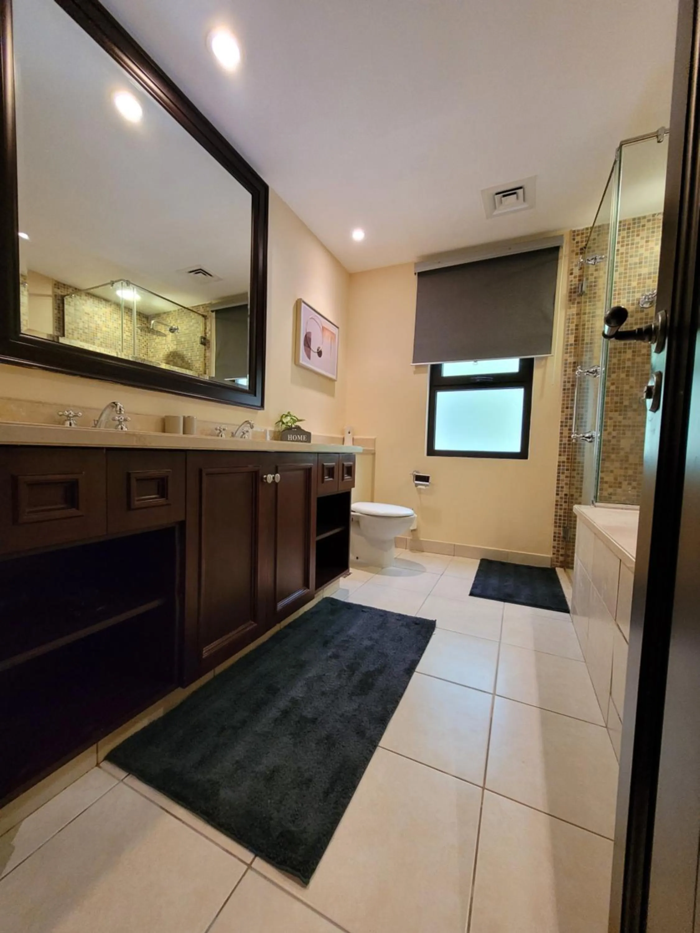 Luxury 3 Bedroom Apartment - DUBAI MALL 5 min Walk