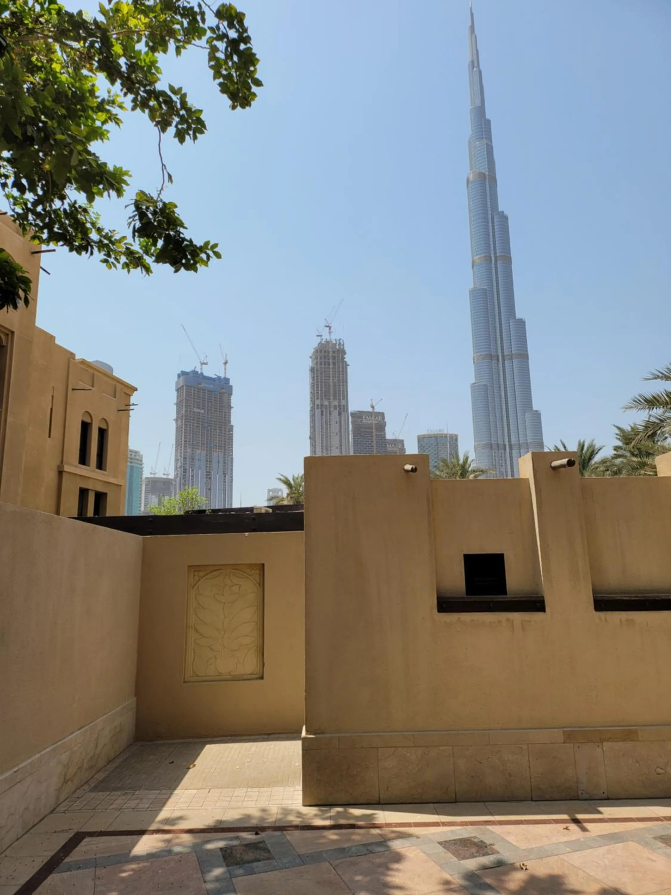 Luxury 3 Bedroom Apartment - DUBAI MALL 5 min Walk