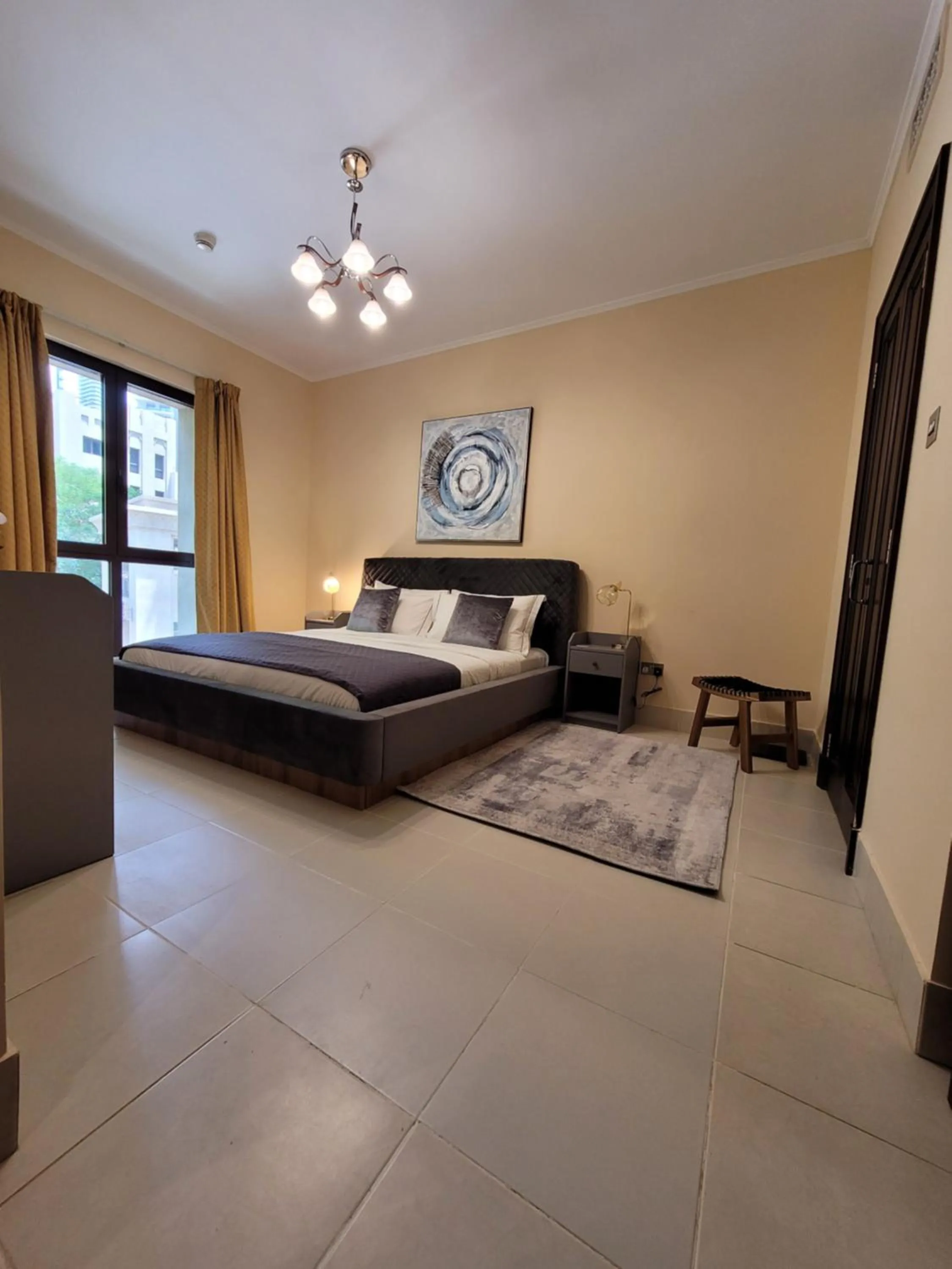 Bed in Luxury 3 Bedroom Apartment - DUBAI MALL 5 min Walk
