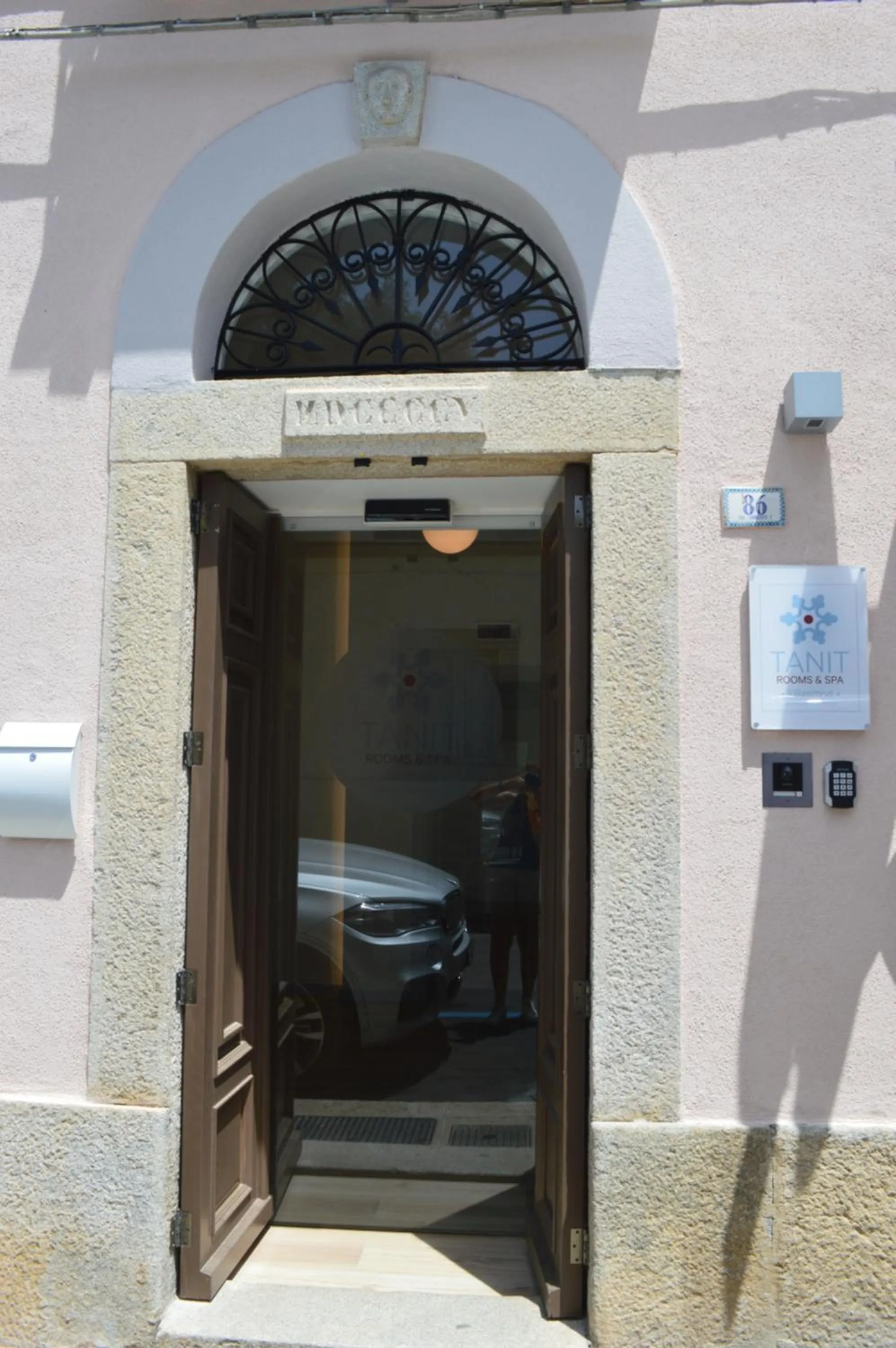 Facade/entrance in TANIT ROOMS & SPA
