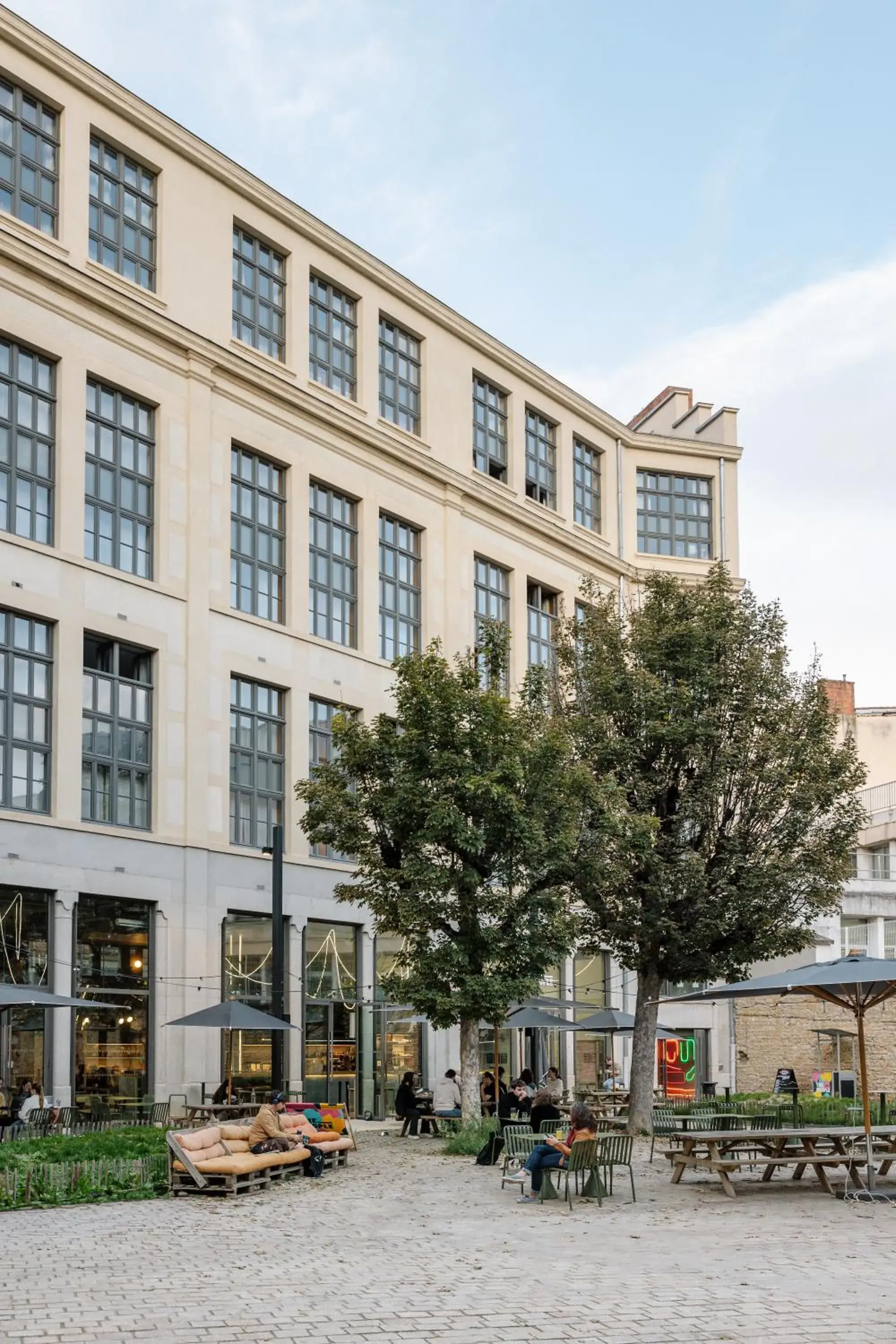 Property building in The People Lyon Property building in The People Lyon