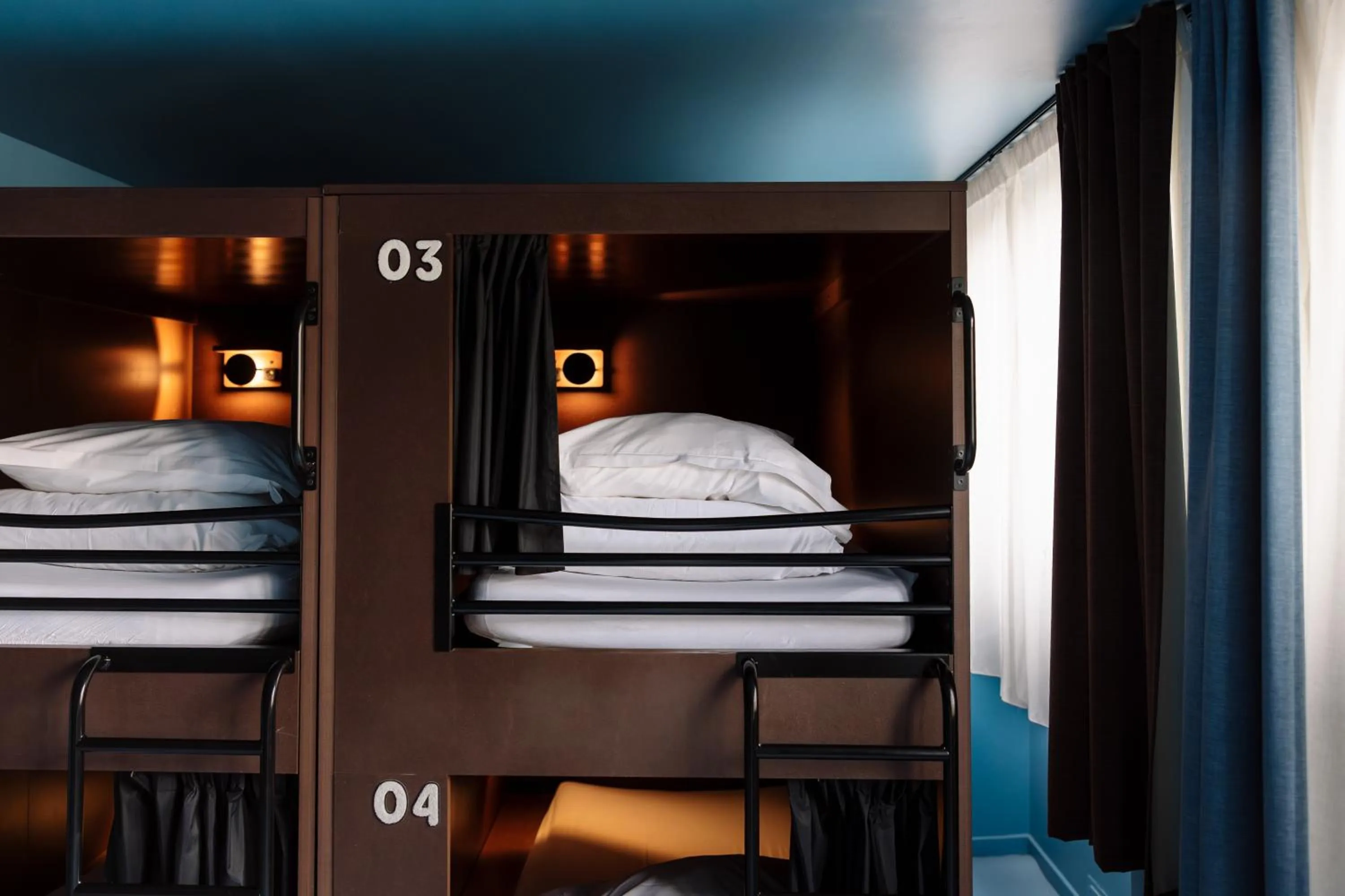 Bed in The People Lyon