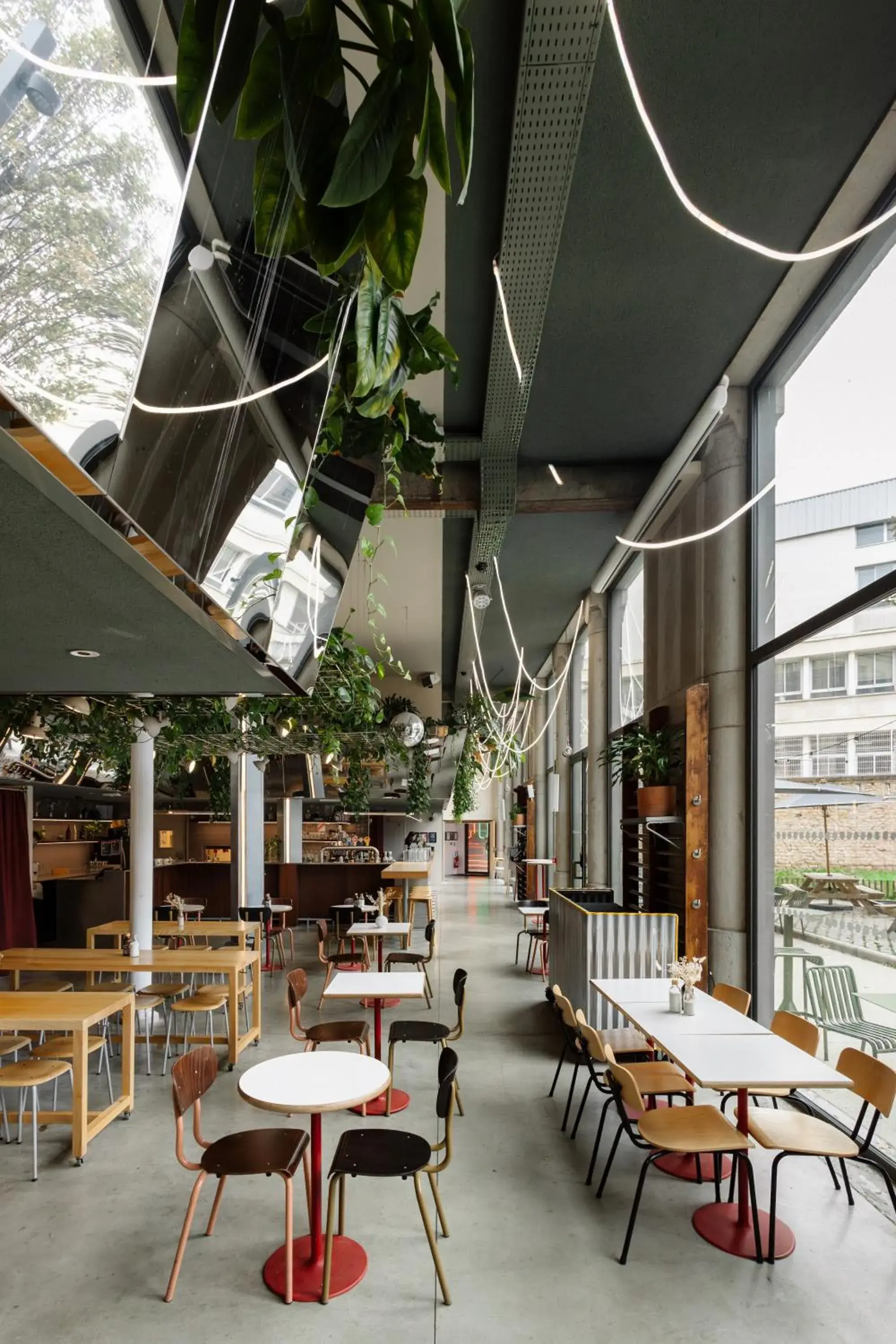 Restaurant/places to eat in The People Lyon Restaurant/places to eat in The People Lyon