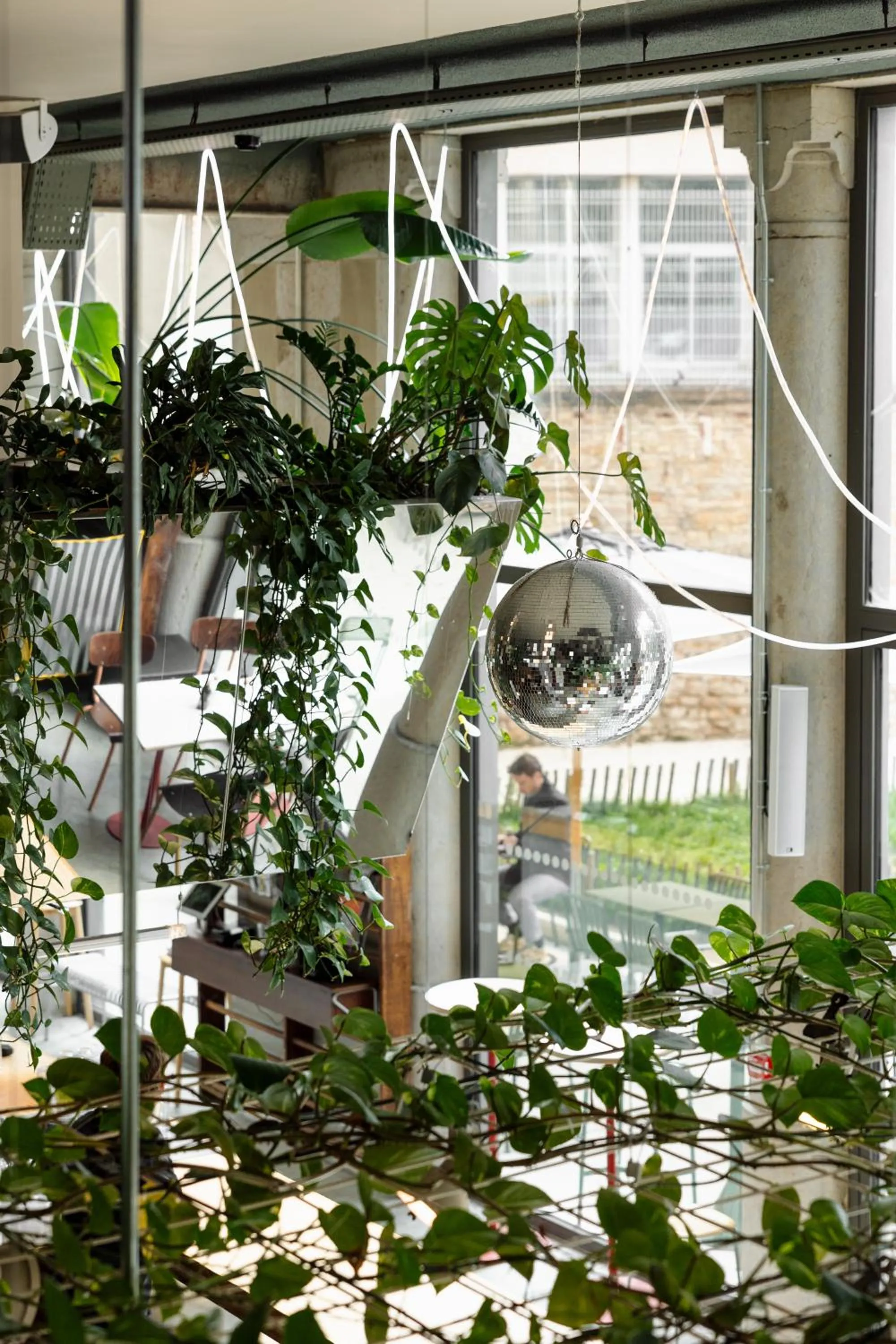 Restaurant/places to eat in The People Lyon