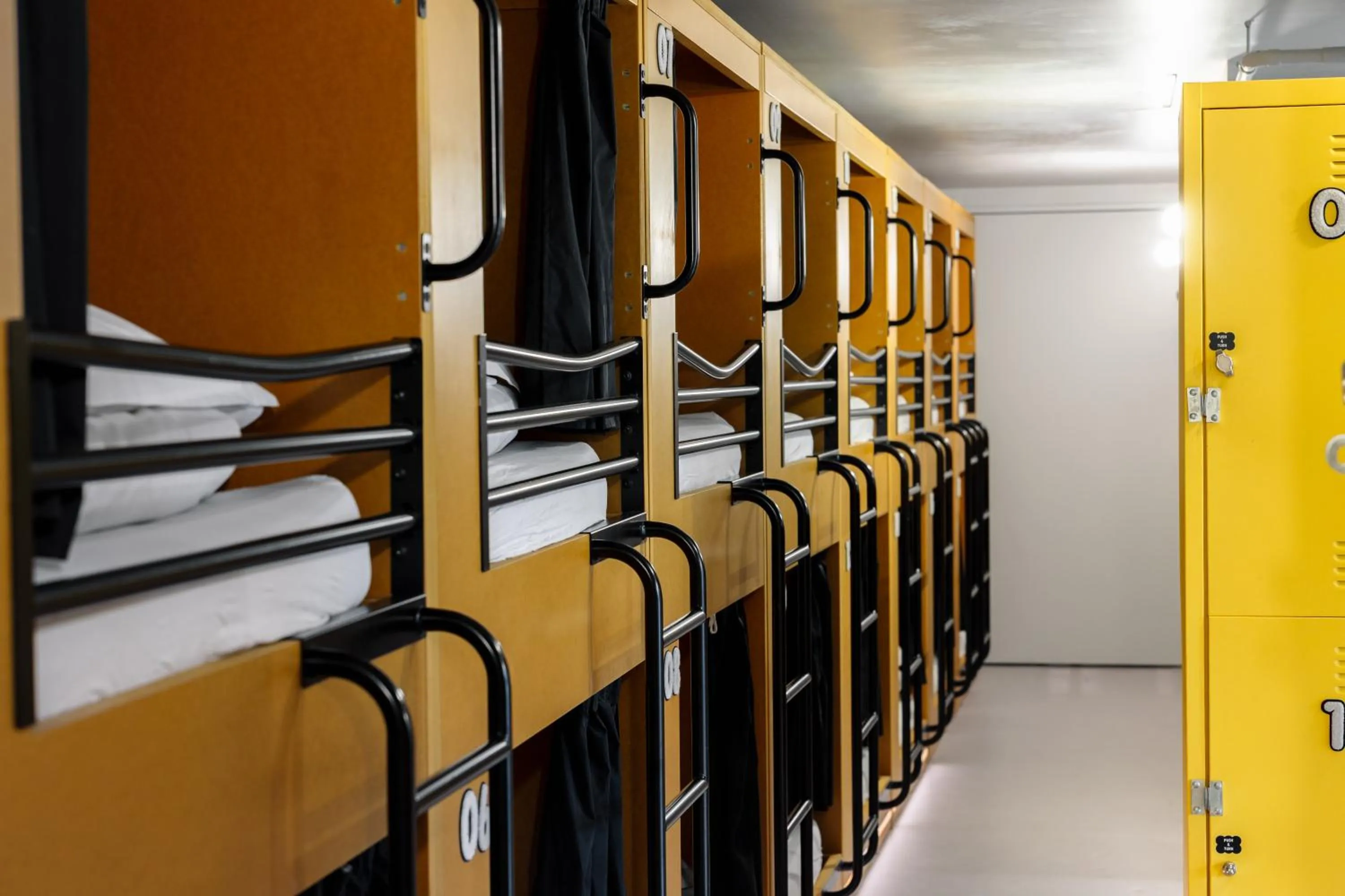 bunk bed in The People Lyon