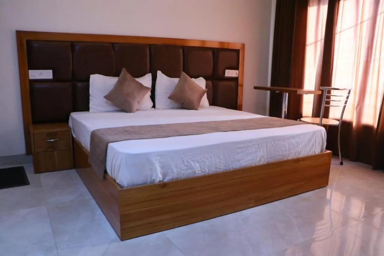 Bed in Hotel Royal Salute Near Bus Stand Zirakpur Chandigarh