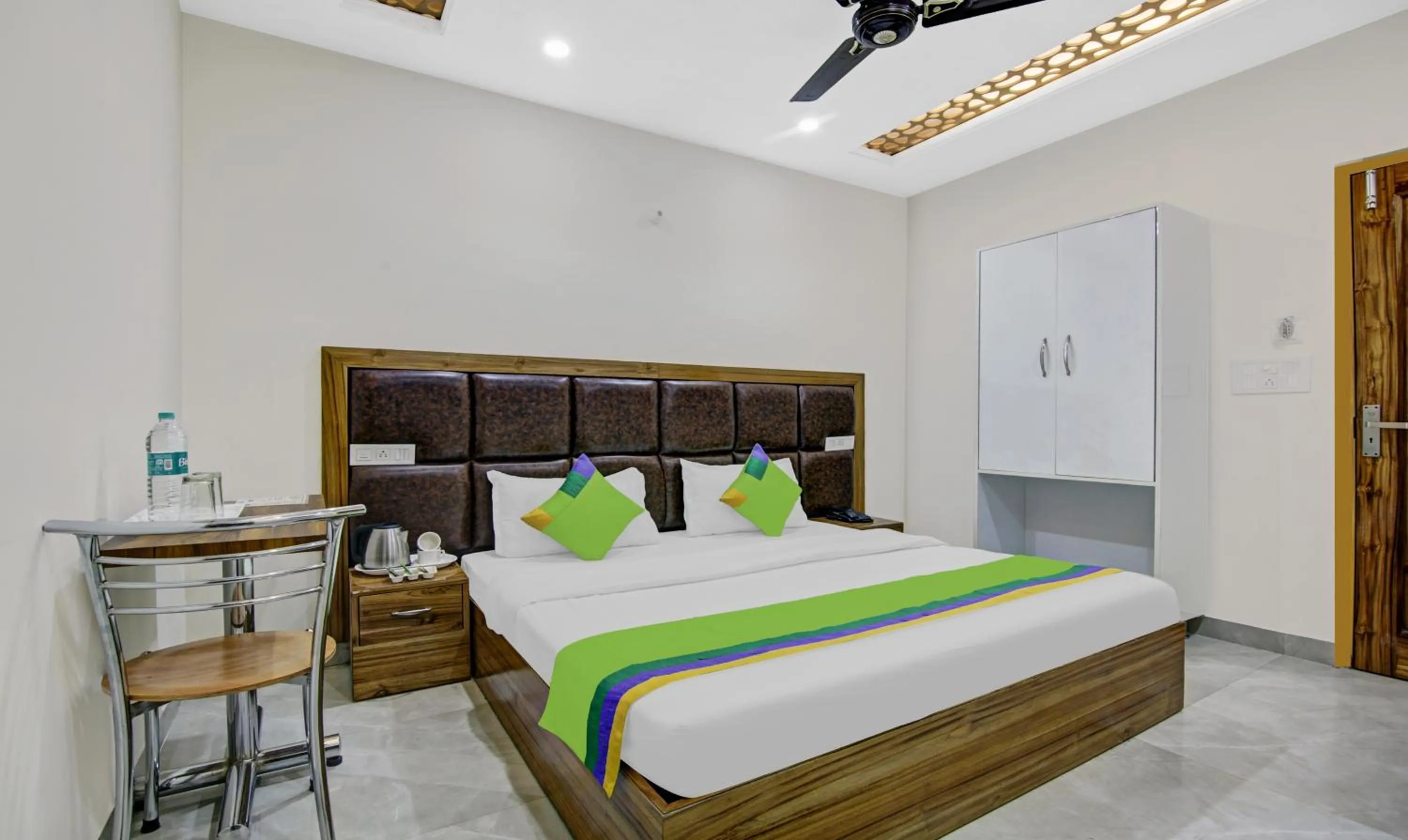 Bed in Hotel Royal Salute Near Bus Stand Zirakpur Chandigarh
