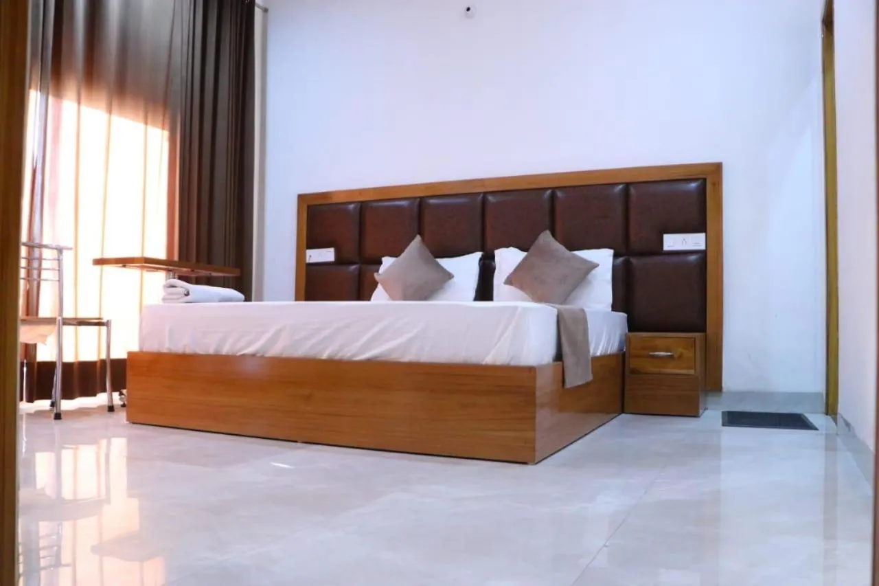 Bed in Hotel Royal Salute Near Bus Stand Zirakpur Chandigarh