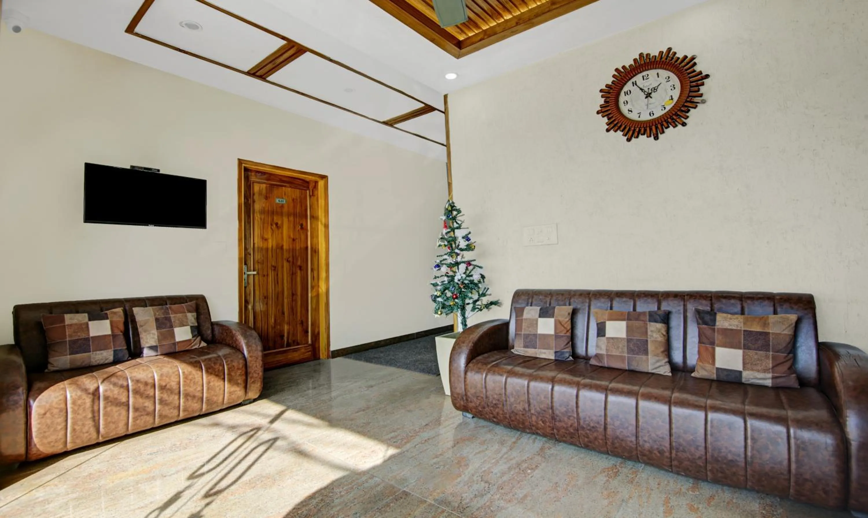 TV and multimedia in Hotel Royal Salute Near Bus Stand Zirakpur Chandigarh