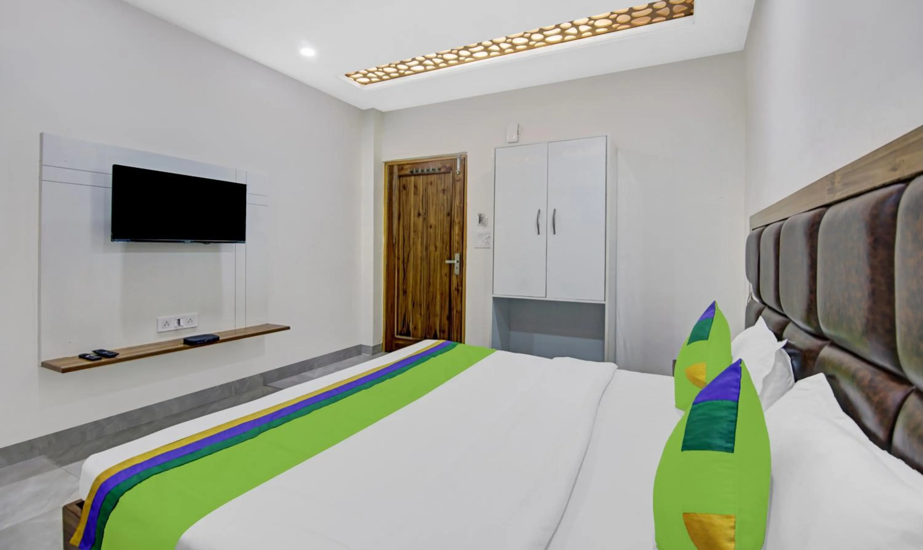 Bed in Hotel Royal Salute Near Bus Stand Zirakpur Chandigarh