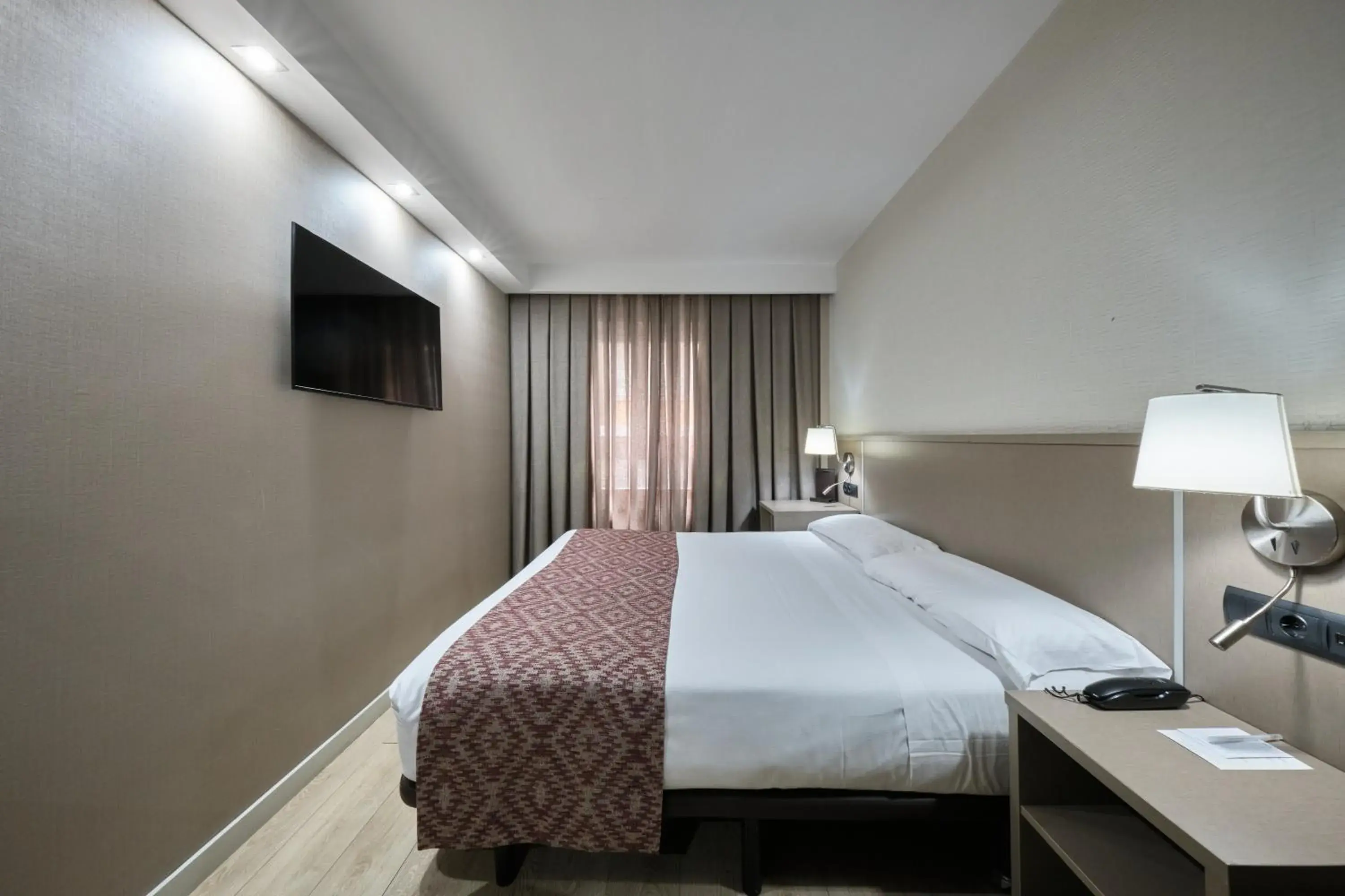 Double or Twin Room in Catalonia Park Güell Double or Twin Room in Catalonia Park Güell